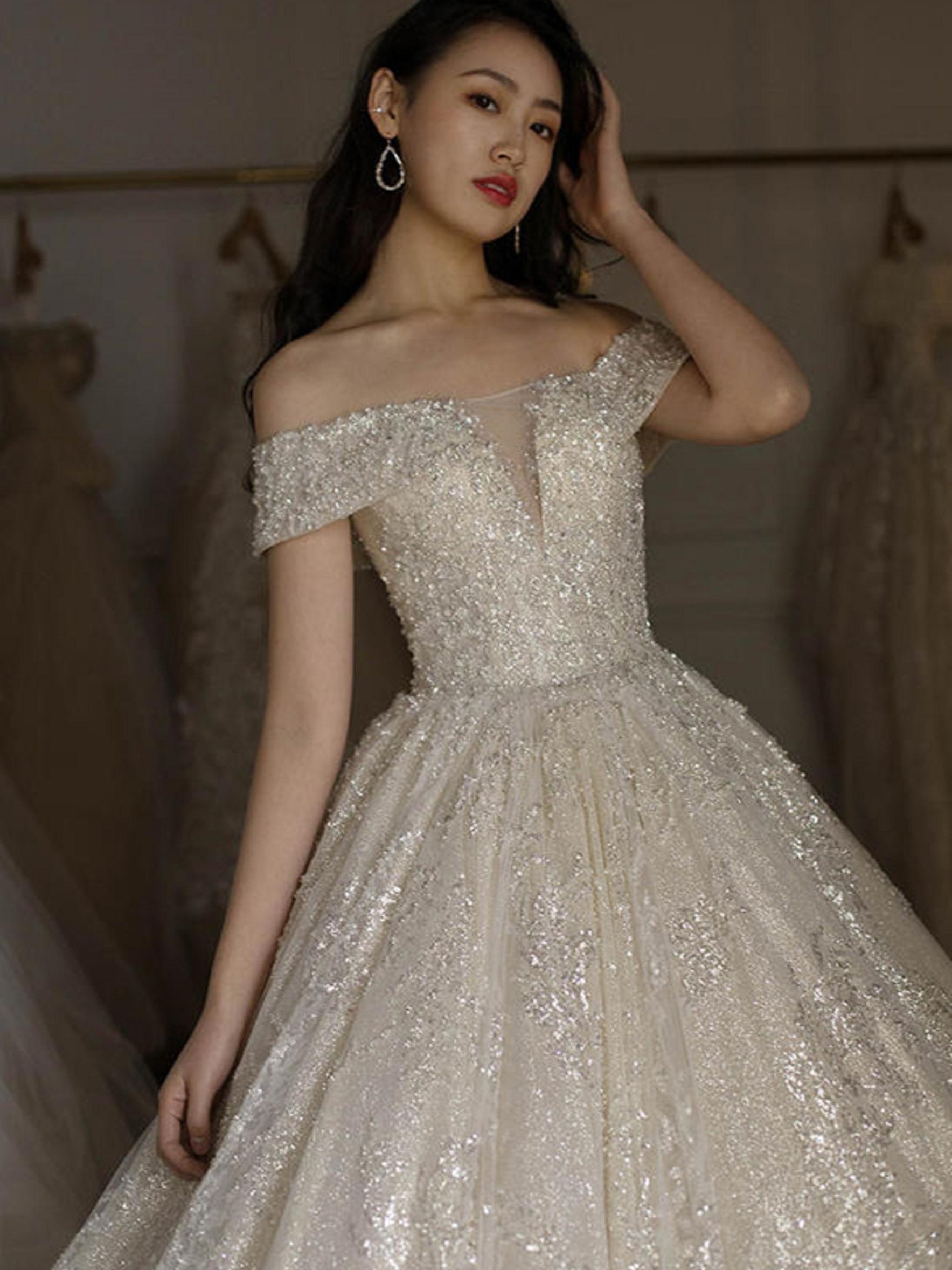 高定仪式主纱+秀禾+敬酒服+男士定制西装+跟妆