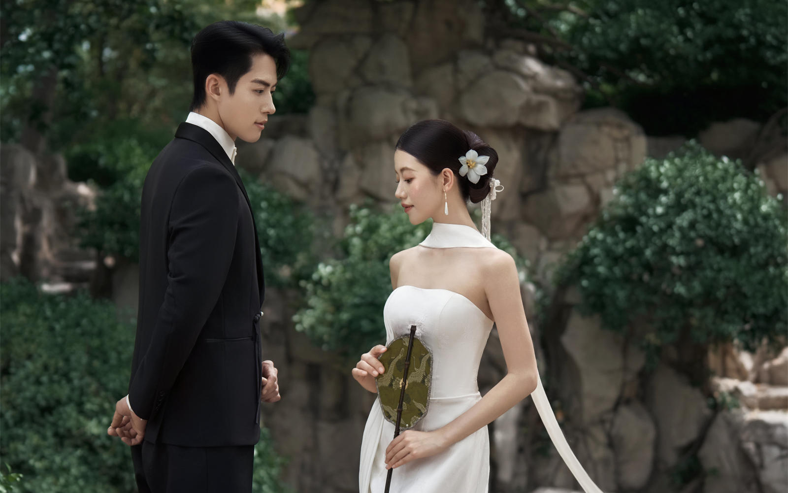 后悔没早拍！这组新中式园林婚纱照让我美成古画女主