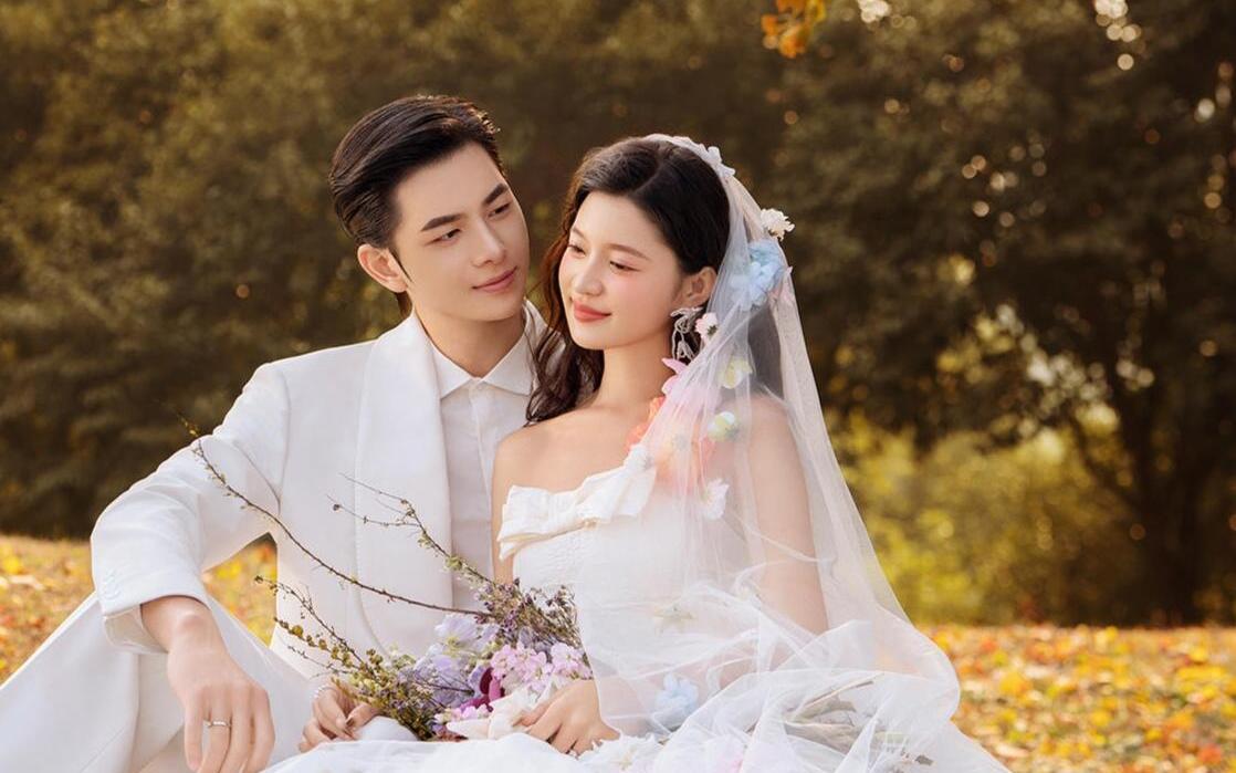 都給我進(jìn)來夸??秋天的婚紗照有多美