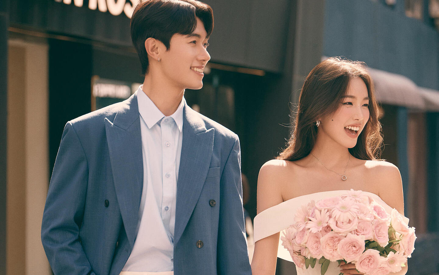 走啊，去拍婚纱照啊～📷