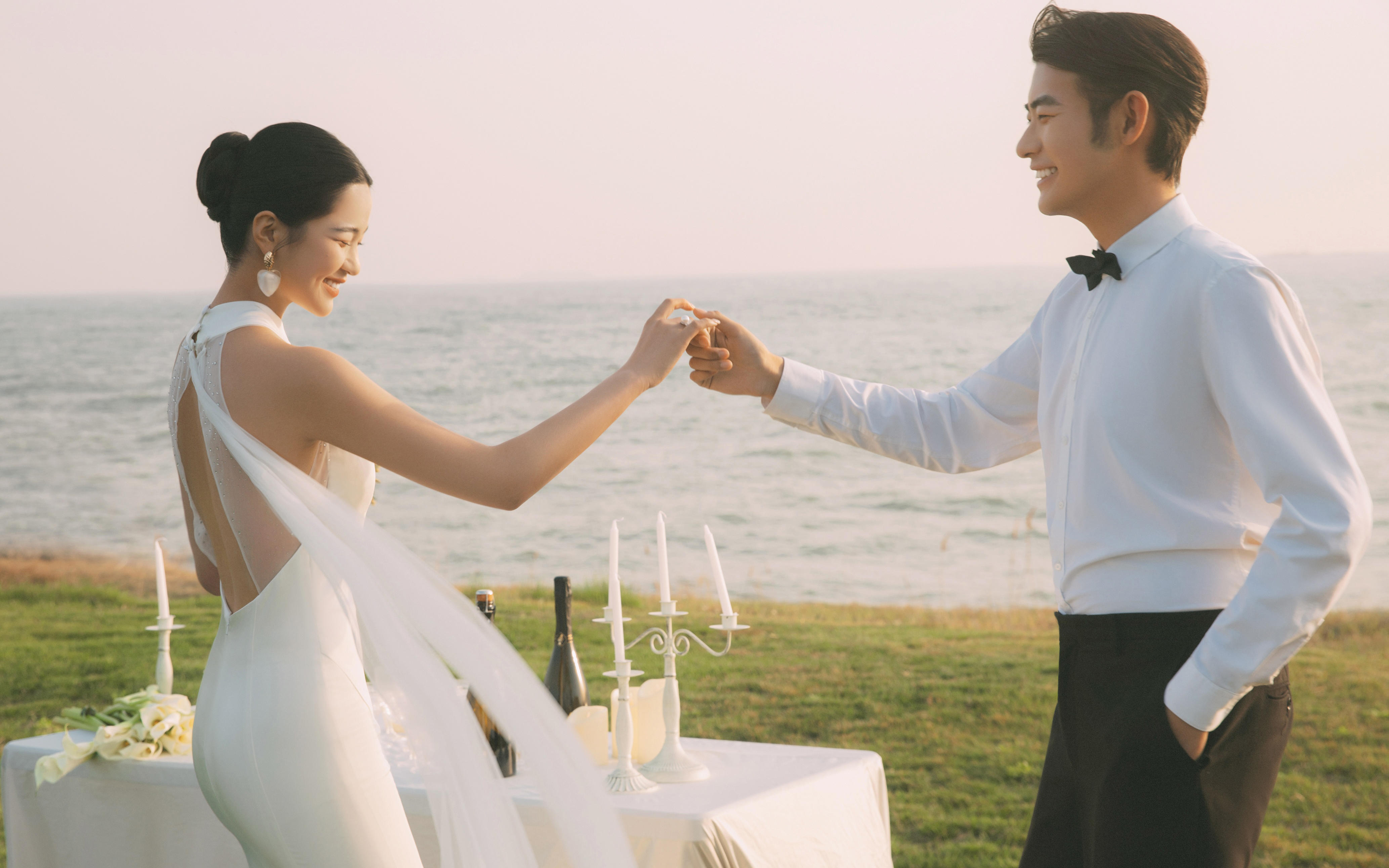 湖景紀(jì)實(shí)婚照｜ 揉進(jìn)湖光與柔光，抓拍不加修飾浪漫