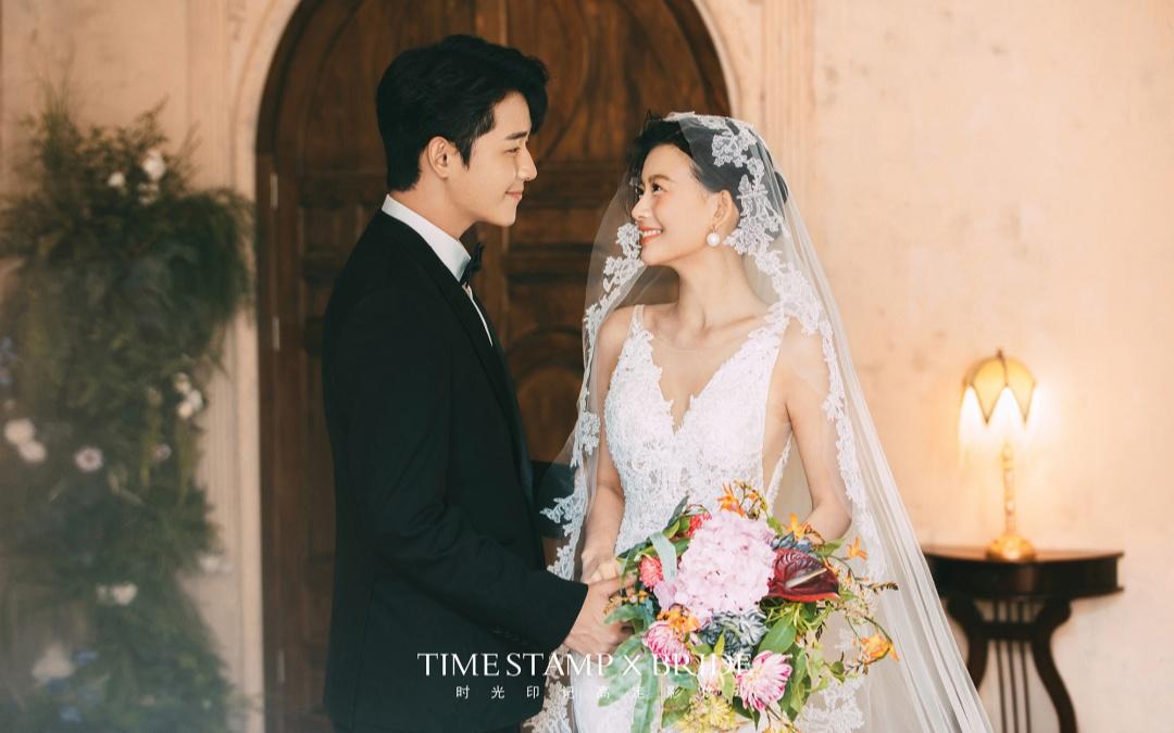 法式復(fù)古婚紗照美的太權(quán)威了 ?瘋狂著迷