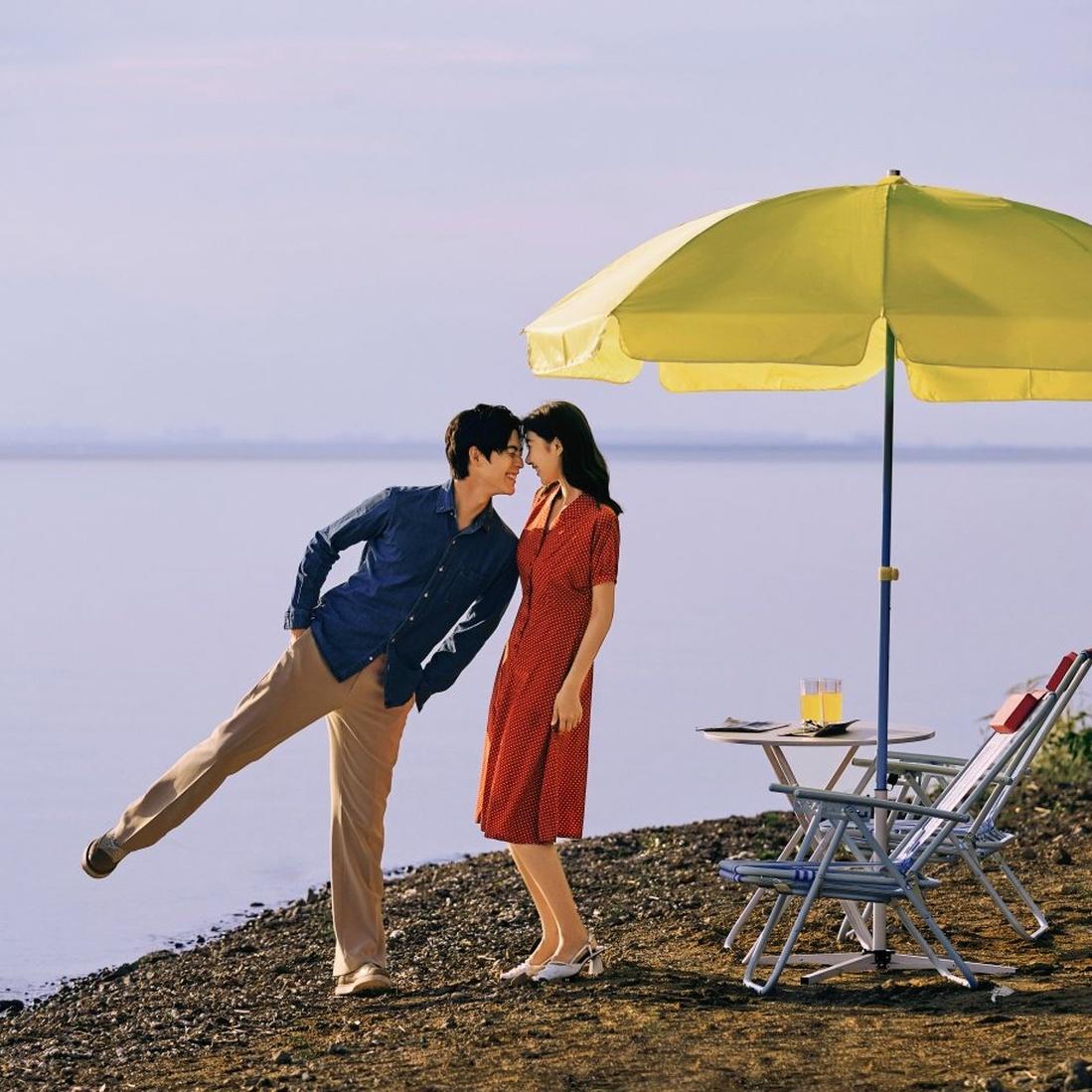 太多人喜欢我们这套婚纱照了，海边走起