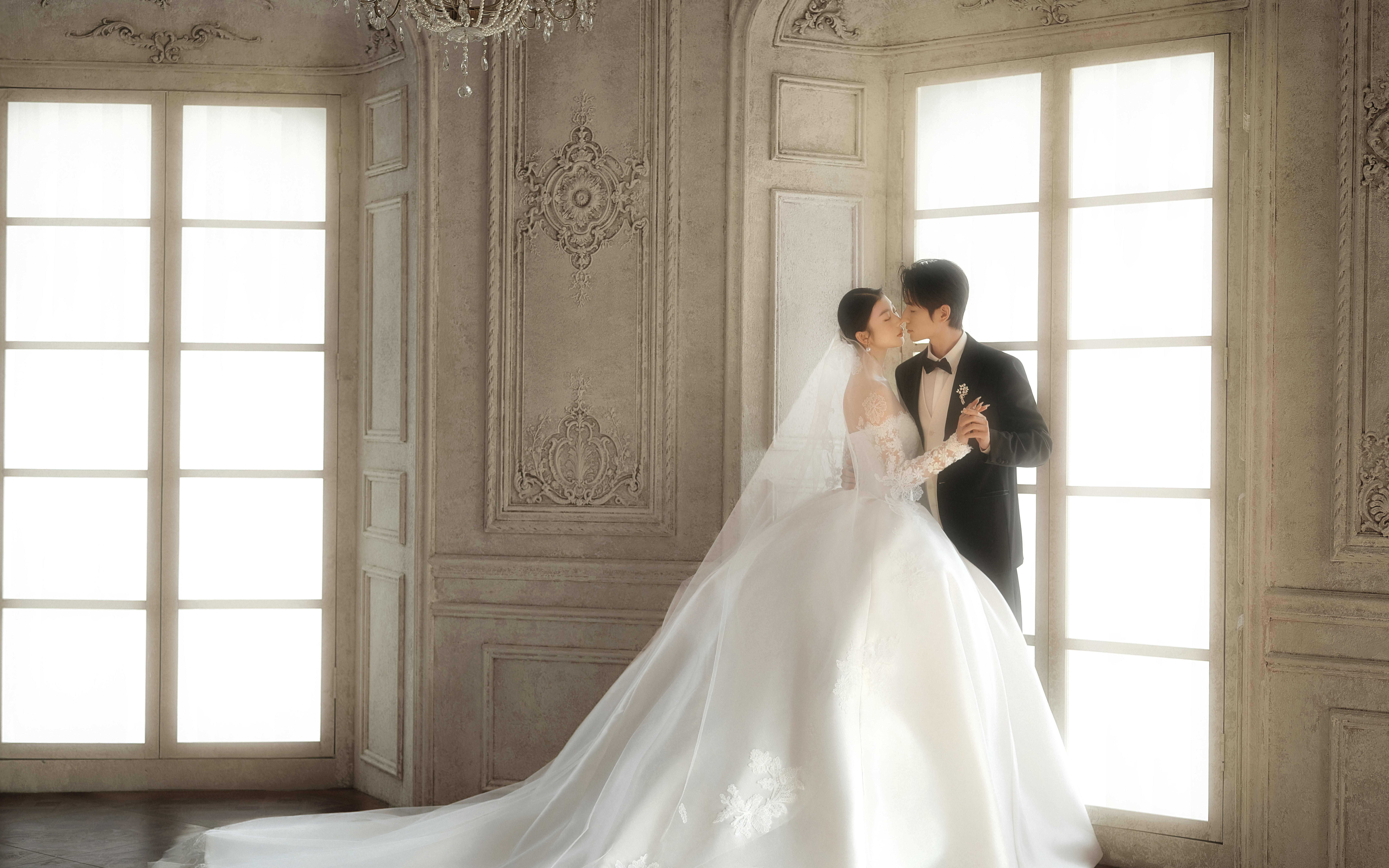 我愿称之为氛围感的神✨法式古堡婚纱照