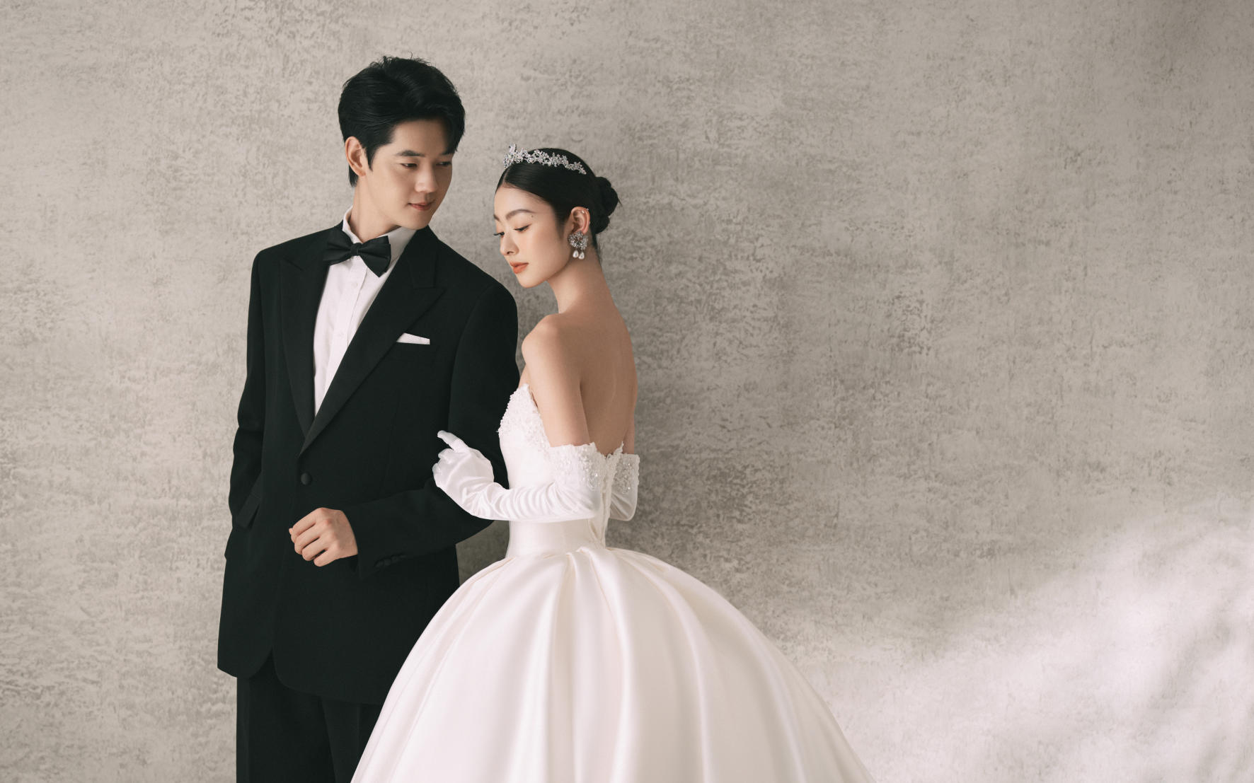 【壹家攝影】極簡婚紗照！“經(jīng)典永不過時”天花板！