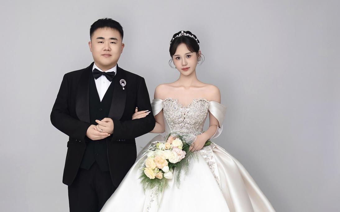王先生&高女士10月23日室内婚纱照客片分享