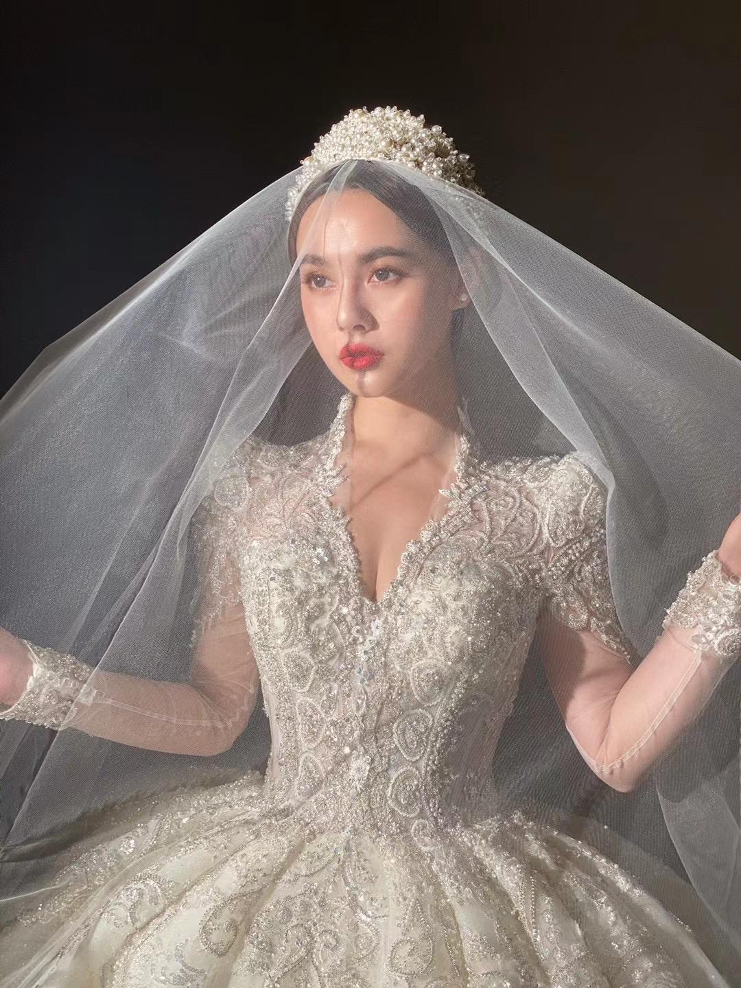 品牌重工婚纱礼服套系8件套