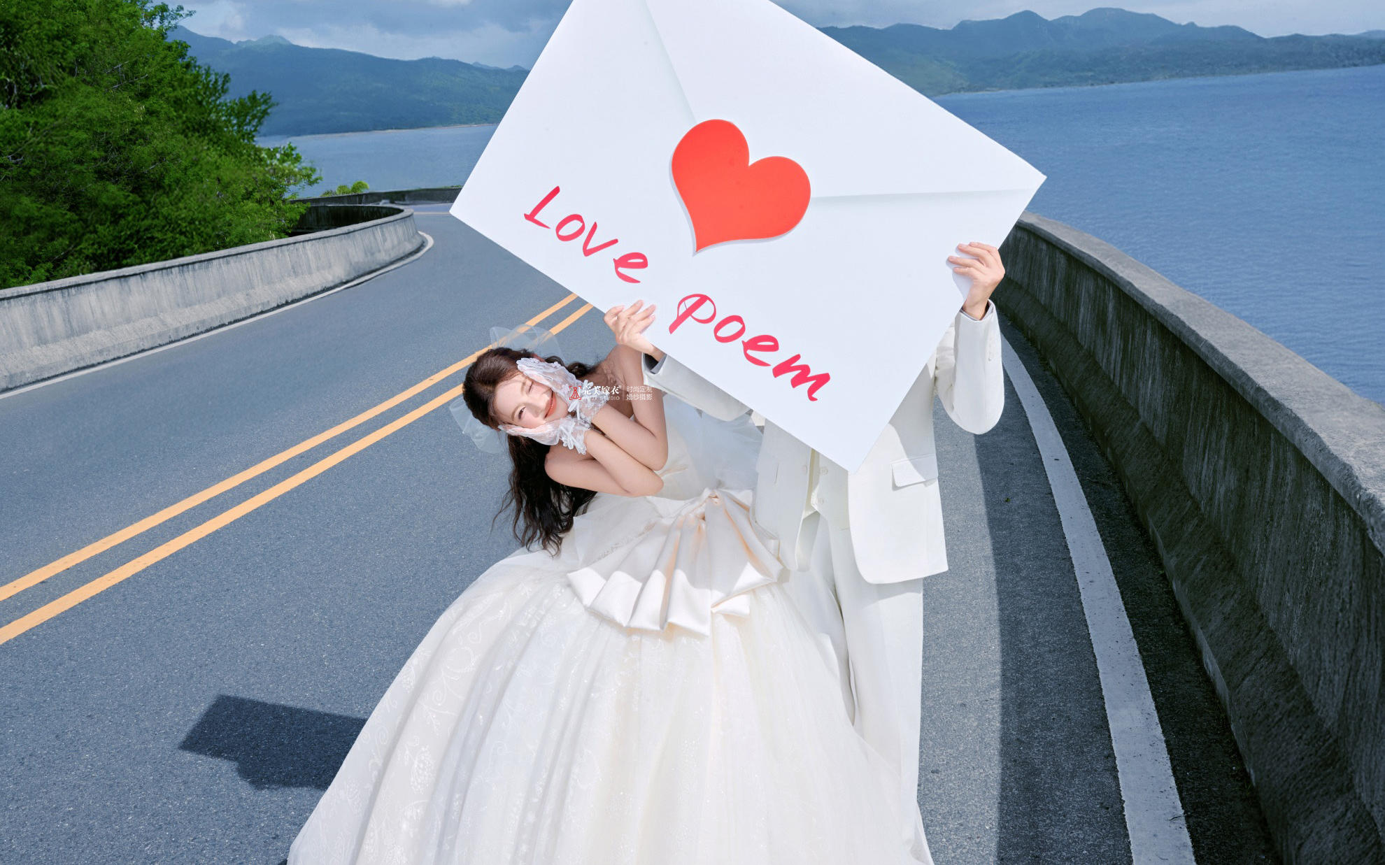 【愛(ài)情公路の小情詩(shī)】被這套婚紗照甜到缺氧了??