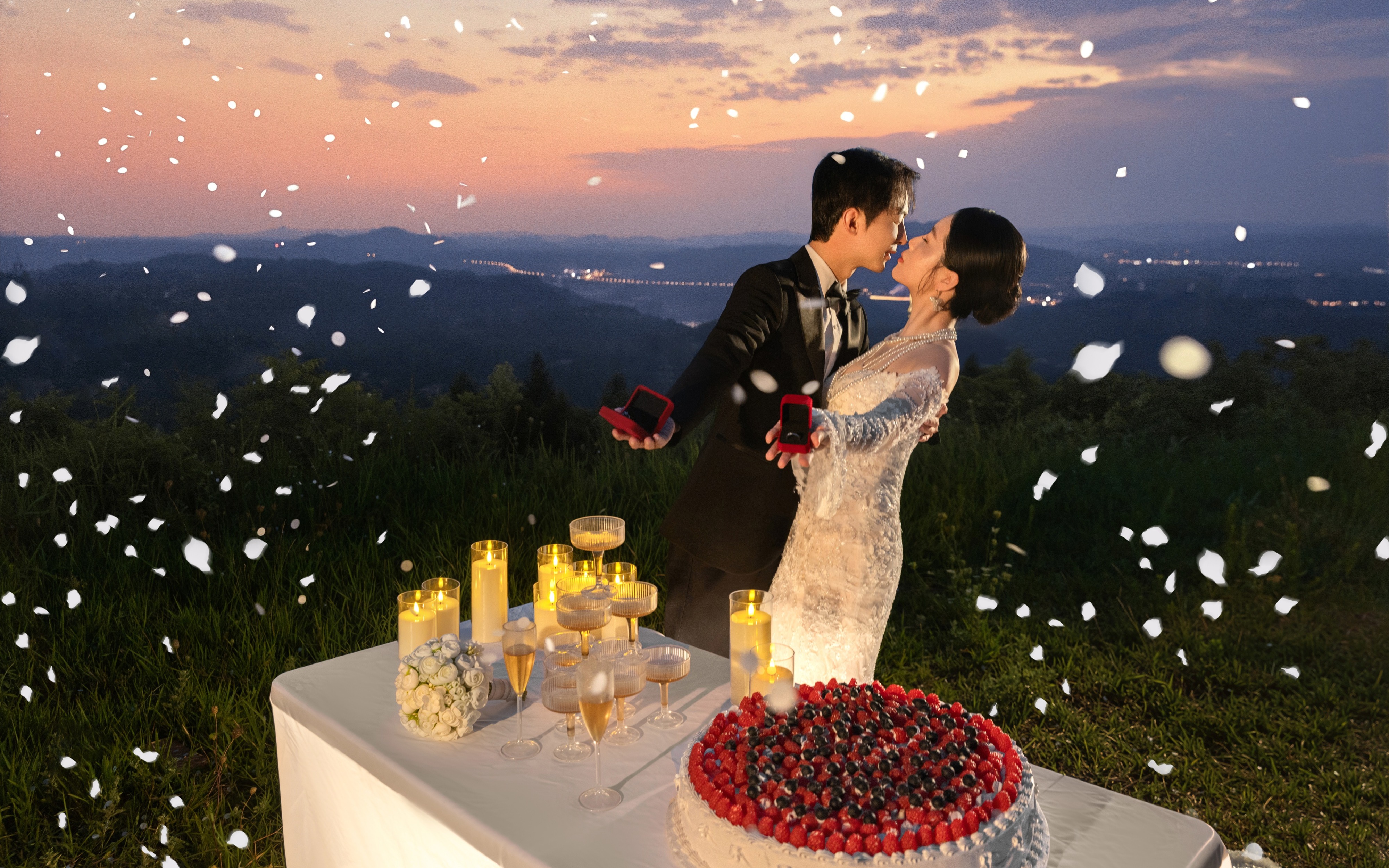 山顶落日婚纱照✨把浪漫黄昏焊进婚纱照里