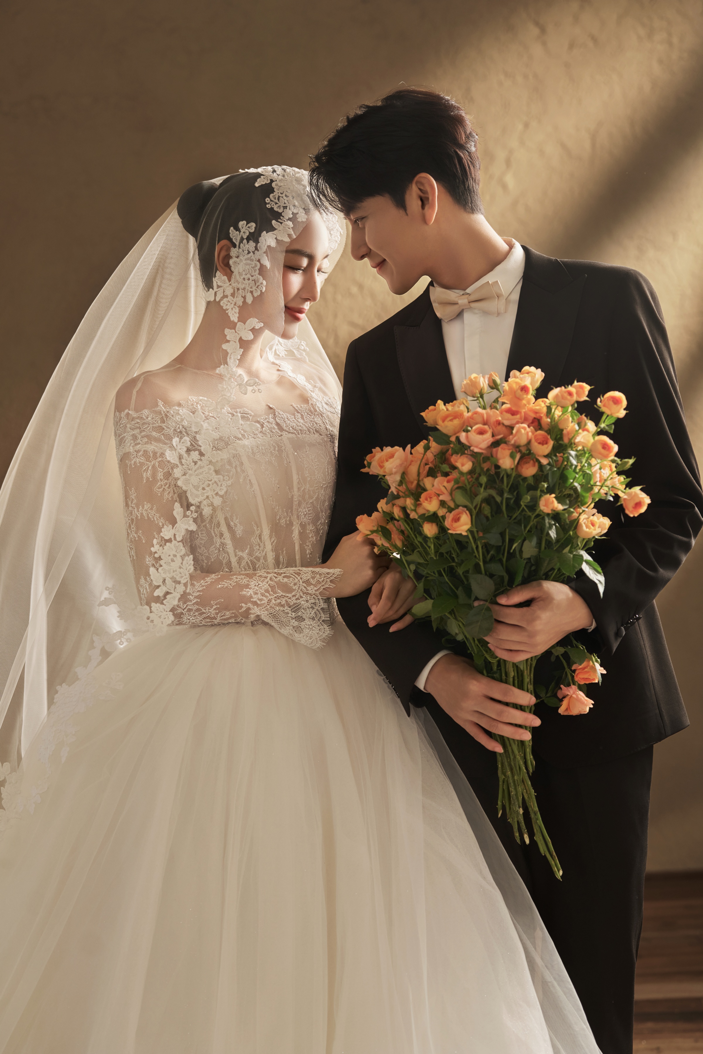 【外景任選】婚紗照4服4造＋35張精修＋底片全送