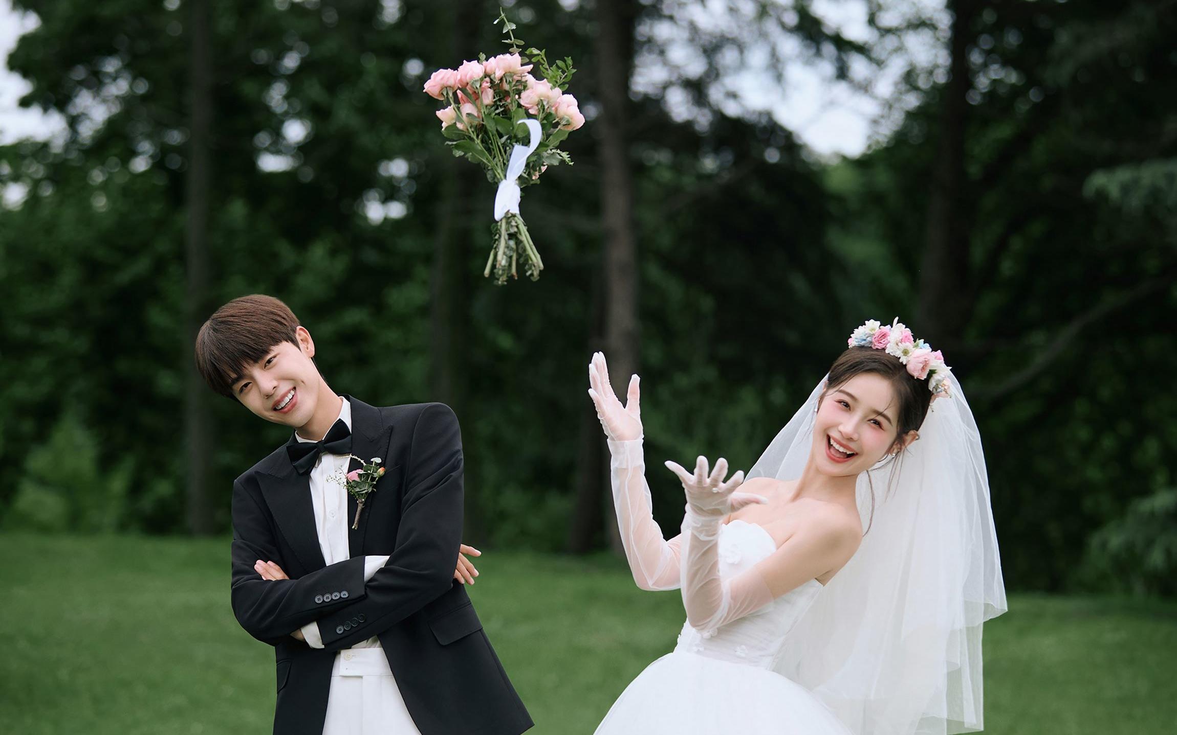 草坪森系婚纱照｜把爱意拍成「青春偶像剧」🎬