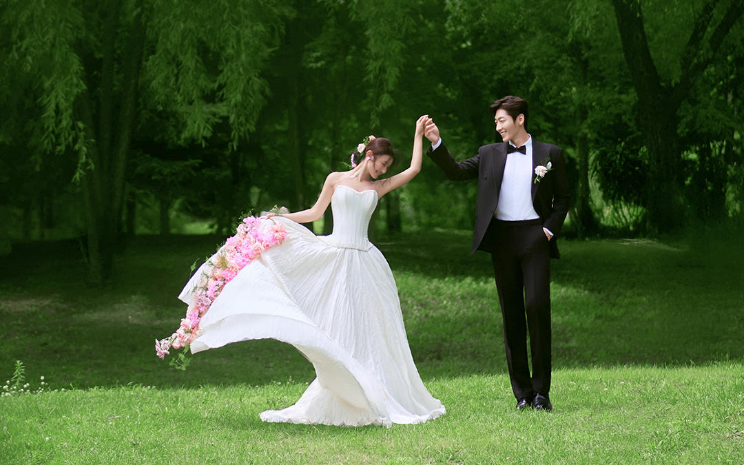 【西北龍攝影】氧氣感爆棚的花環(huán)森系婚照