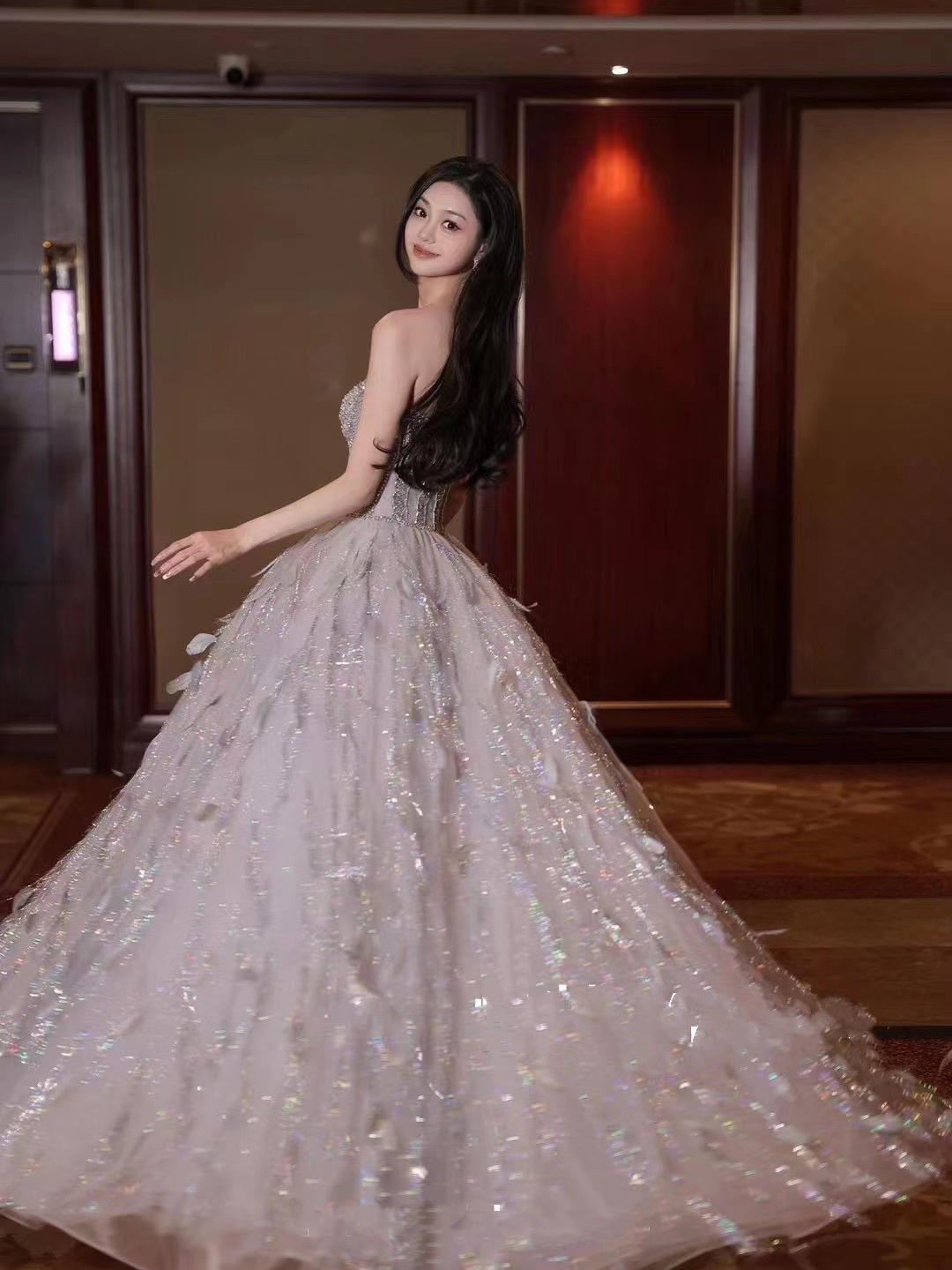 缪斯婚纱——专属甜美的梦幻紫