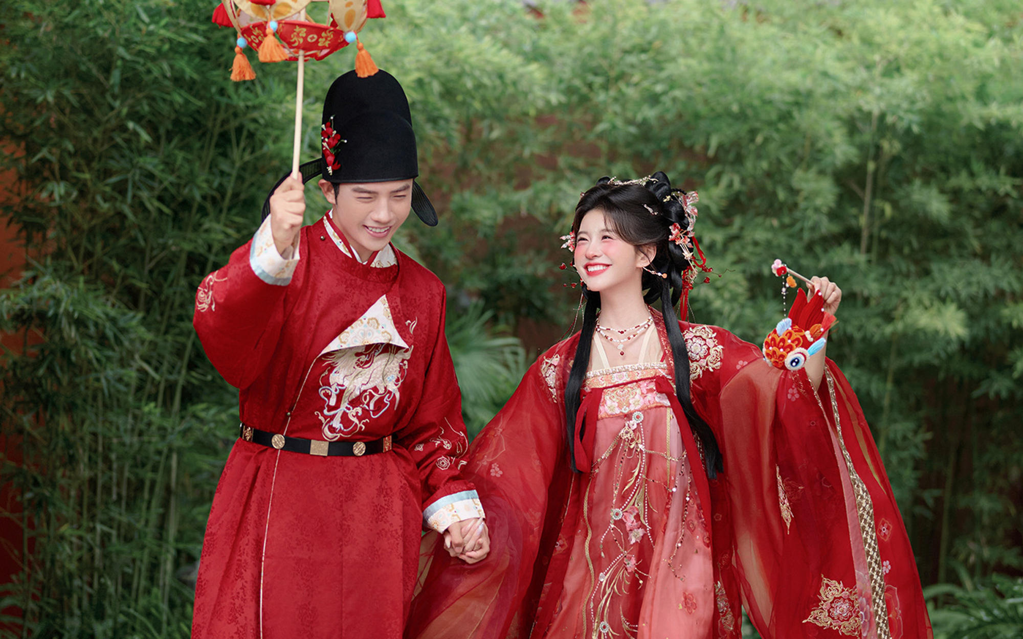 🏮两小无猜唐装婚纱照，俏皮可爱磕到啦💖