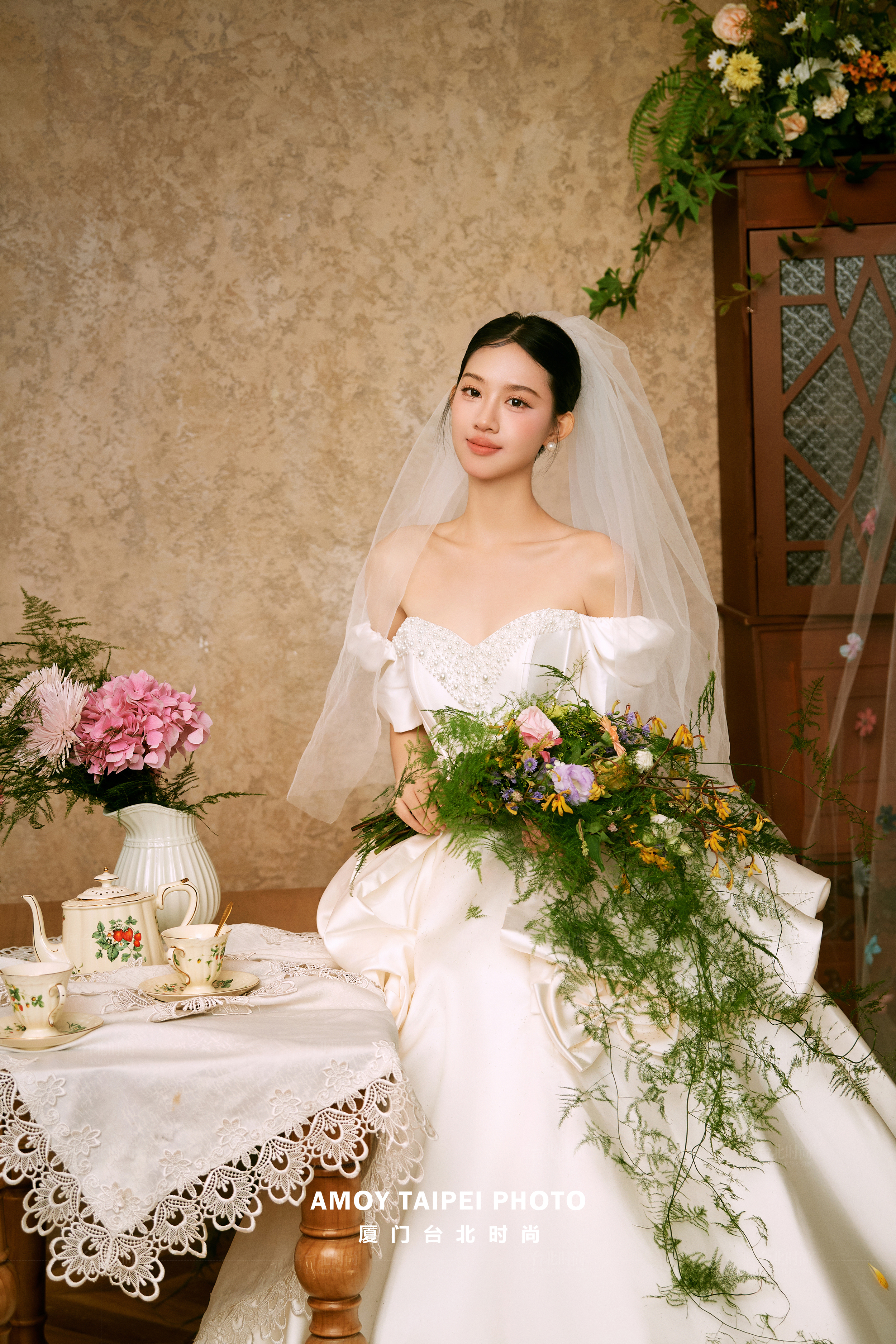 缎面婚纱搭配轻法式高级感拉满