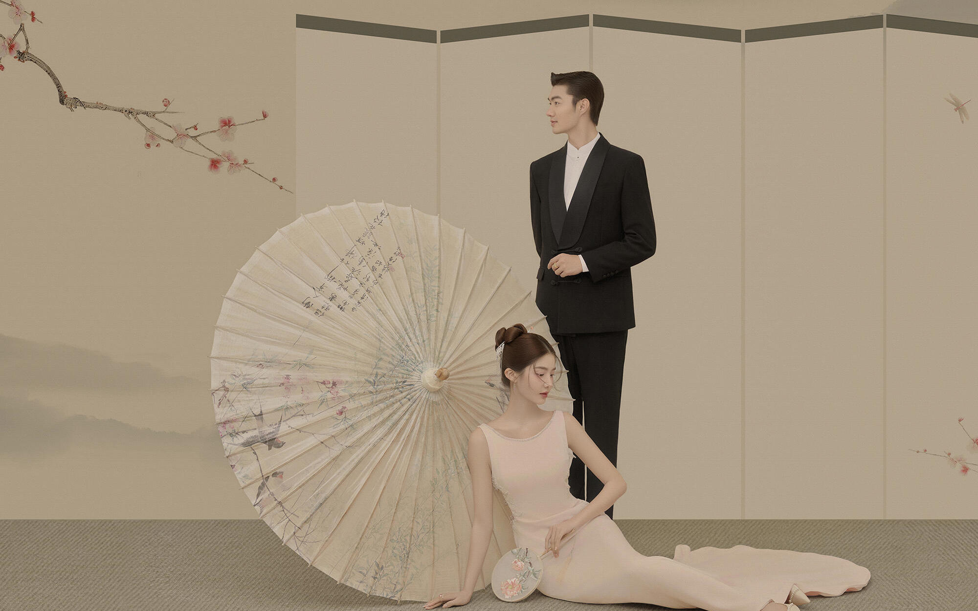 一眼就让人钟情 干净不落俗工笔画婚纱照