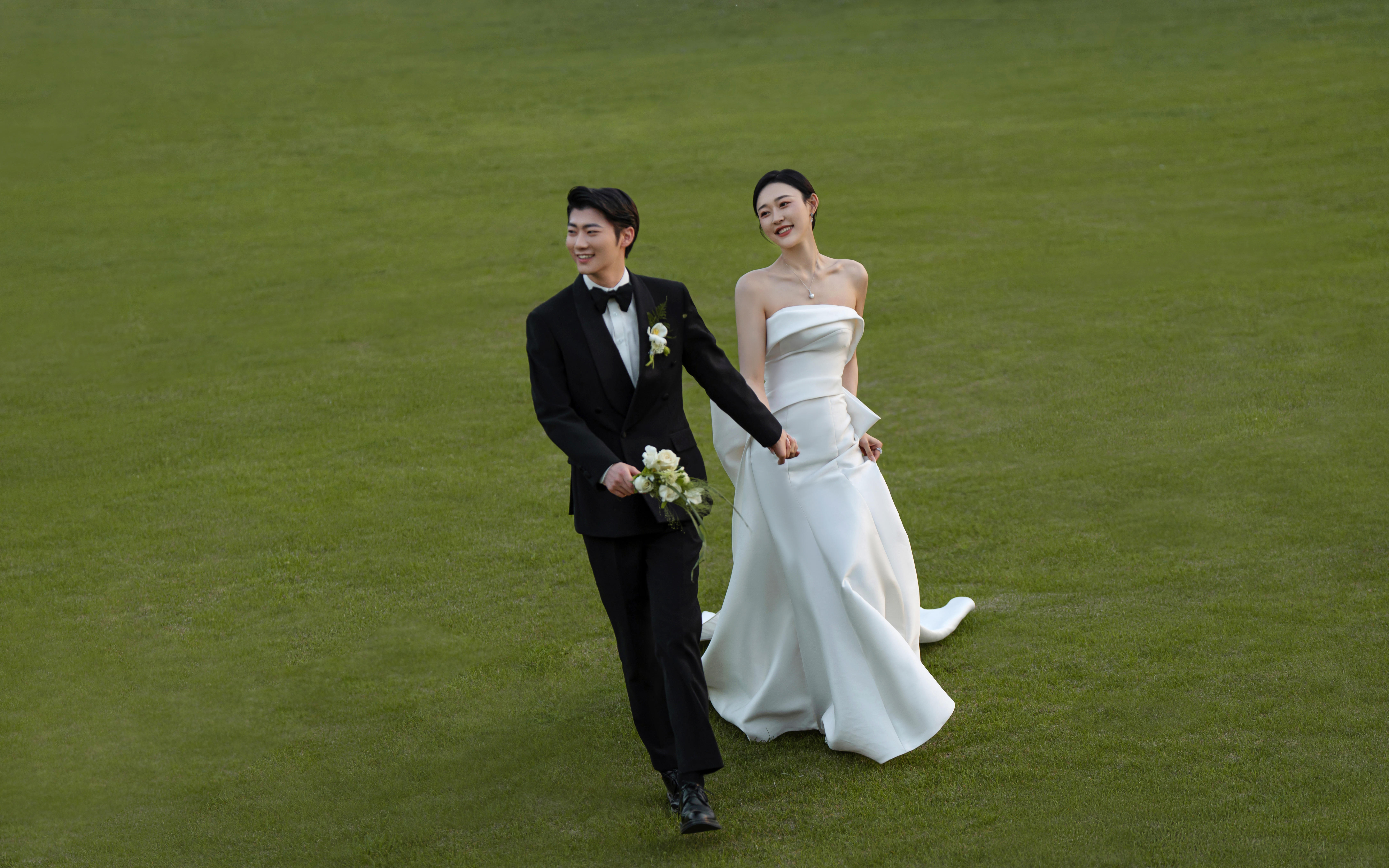 【挪婭原創(chuàng)】《予愛共赴》草坪系列作品