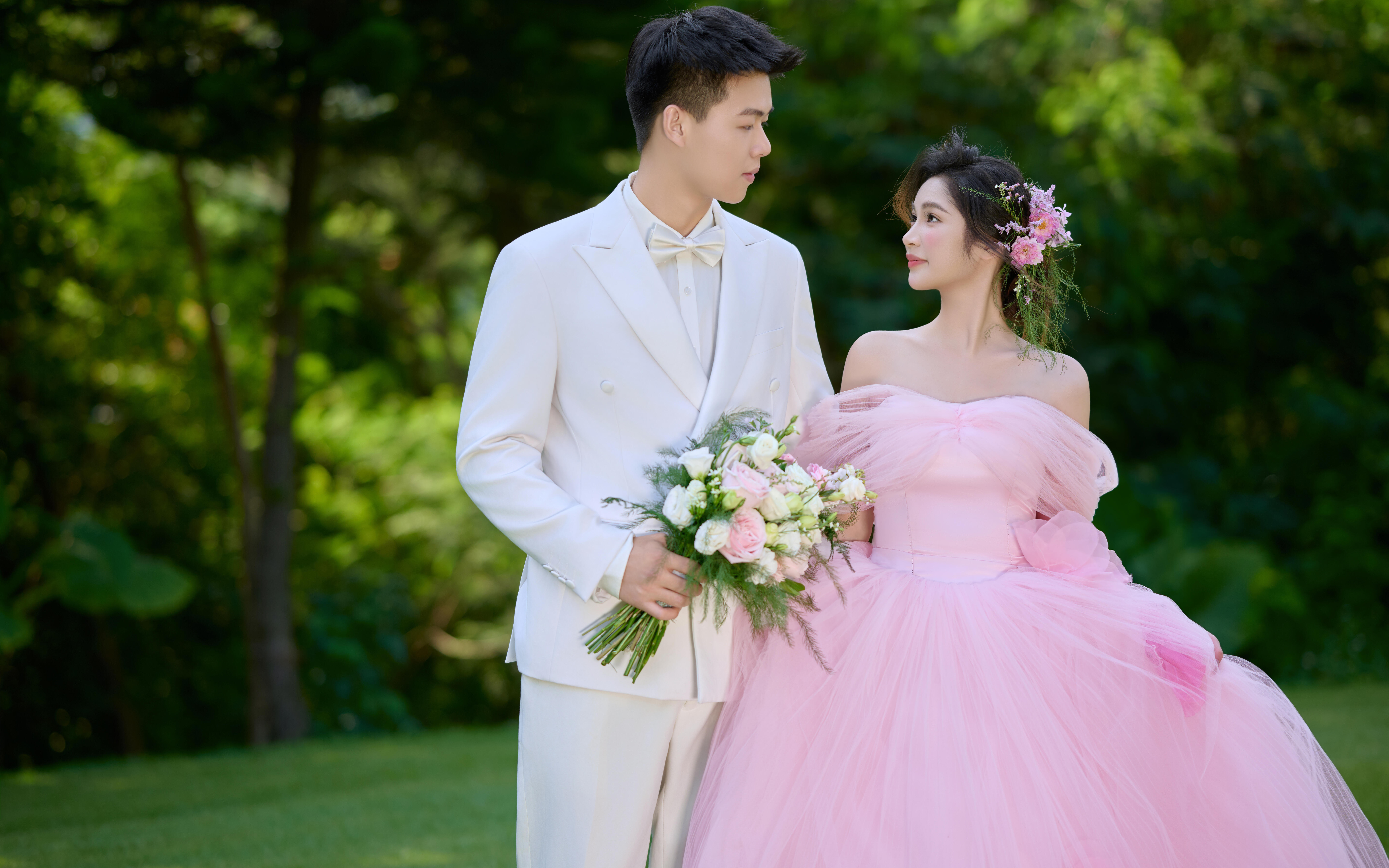 是一組松弛感滿滿的生命力婚紗照