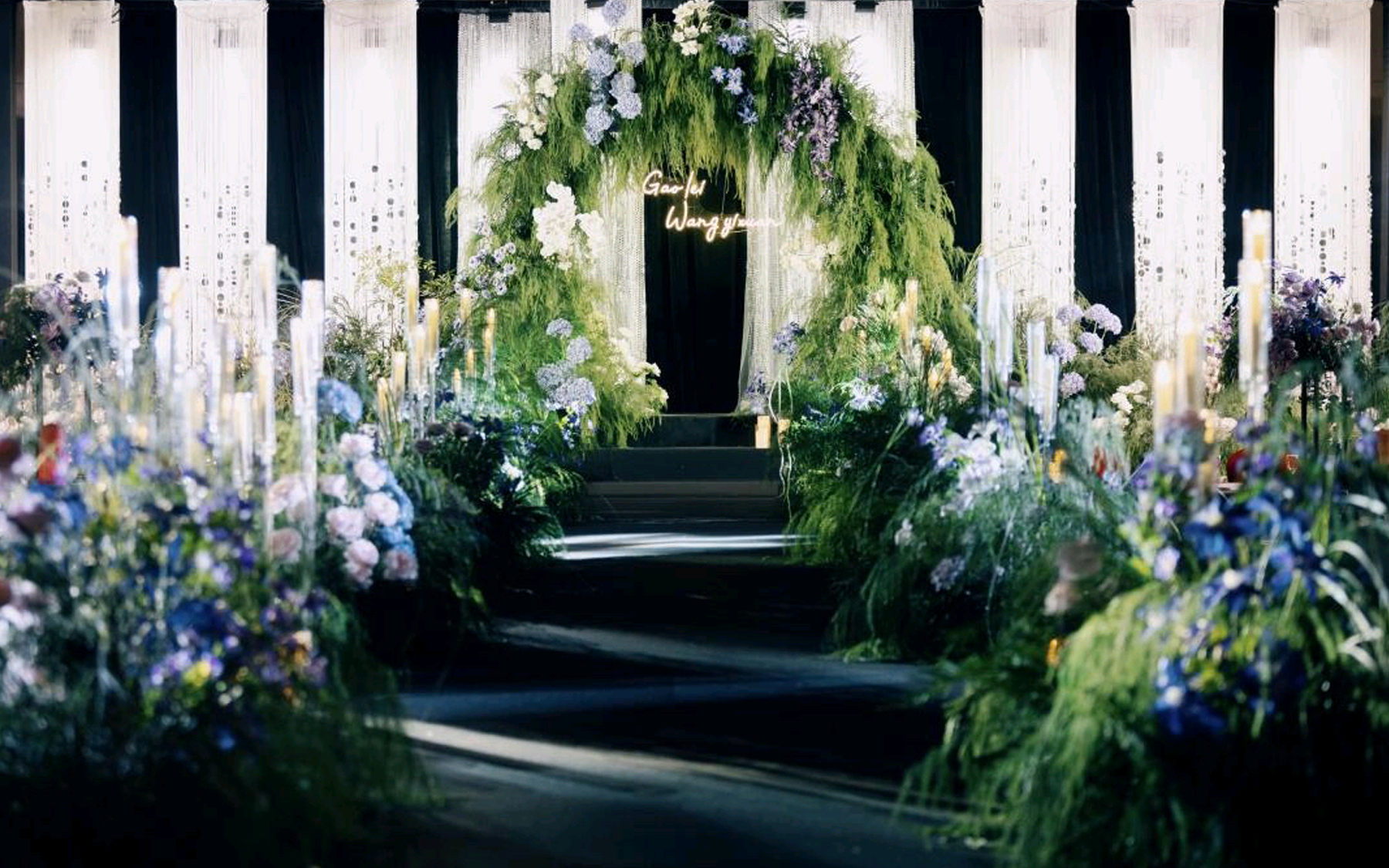 超绝野生感的白绿色婚