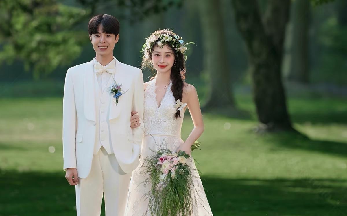 误入童话小镇，永远都会心动的婚纱照