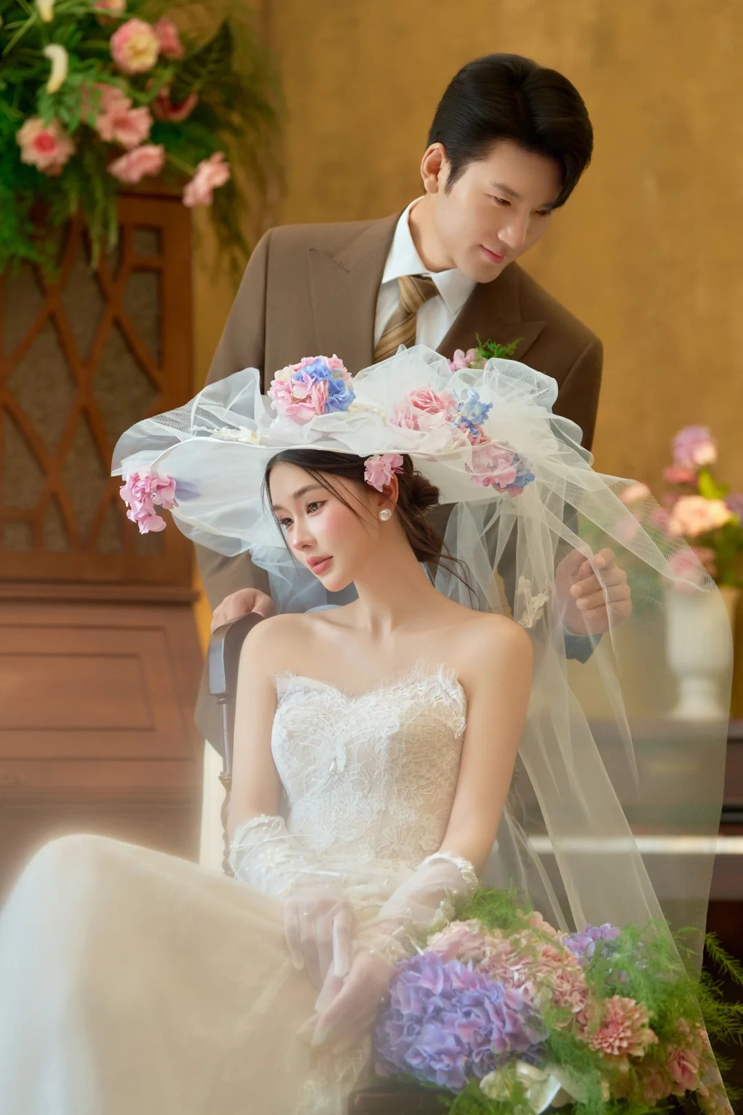 氛围感文艺油画婚照