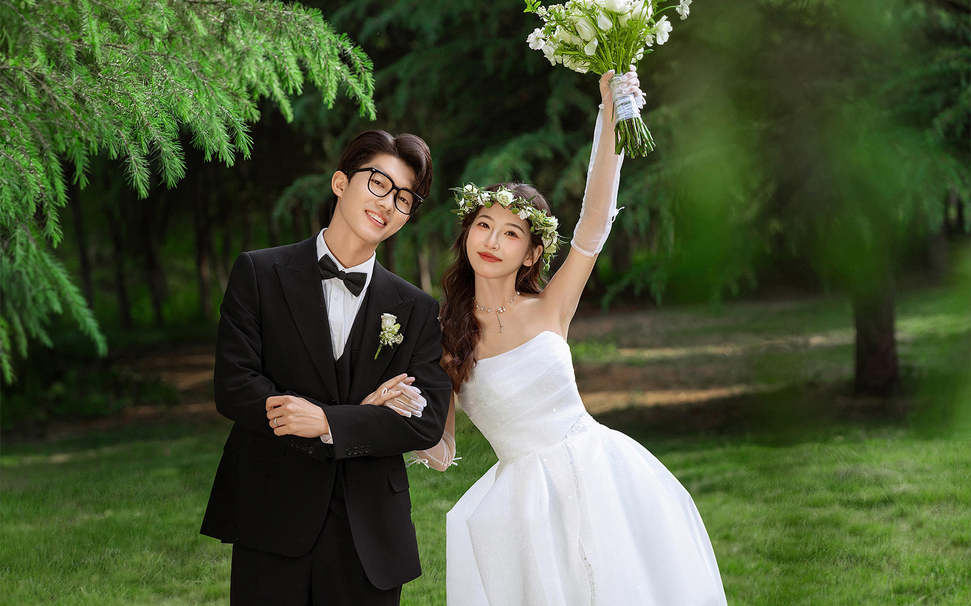 【施華洛攝影】外景抹胸花環(huán)小清新婚紗照
