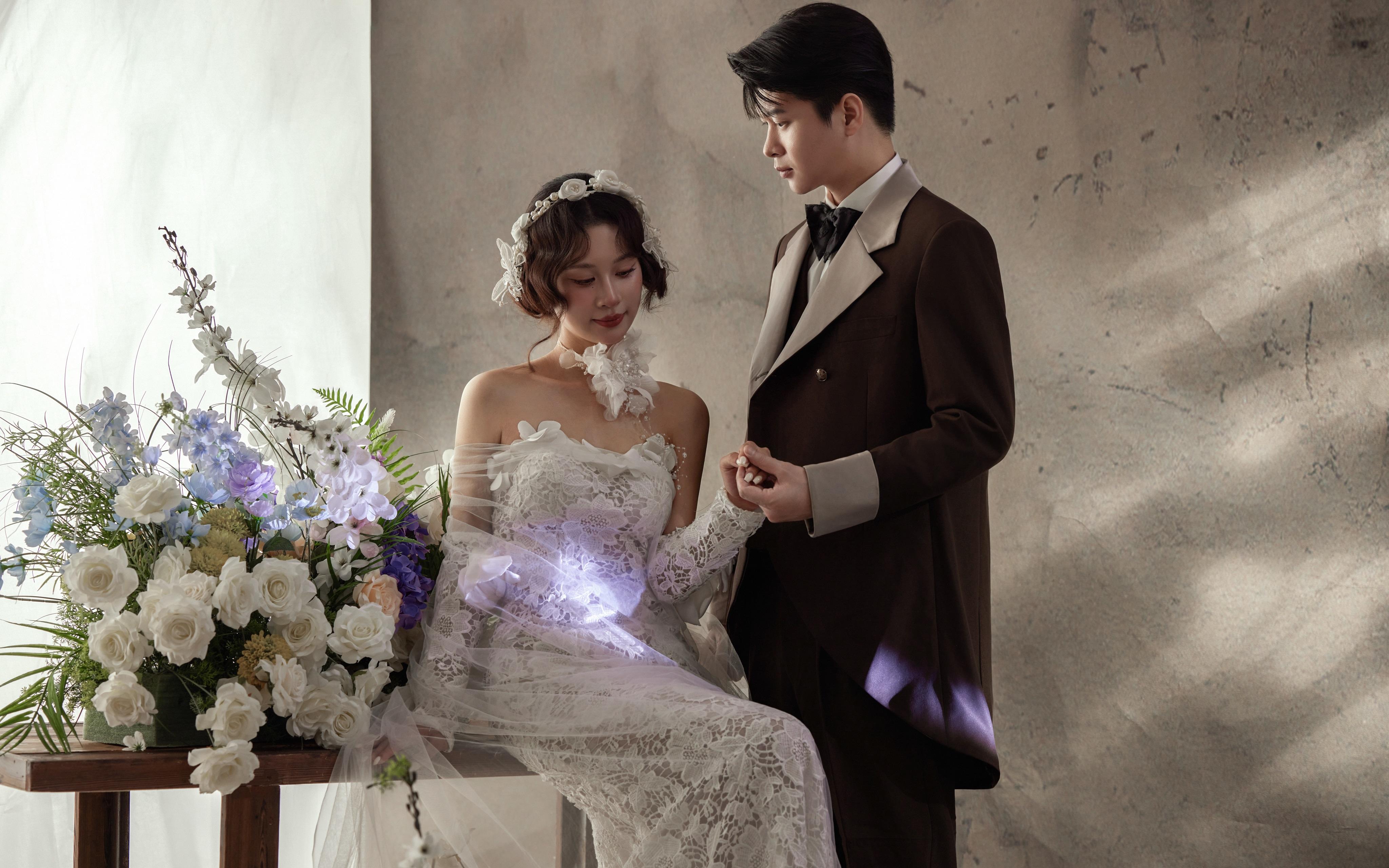 被問(wèn)爆的室內(nèi)法式油畫風(fēng)婚紗照