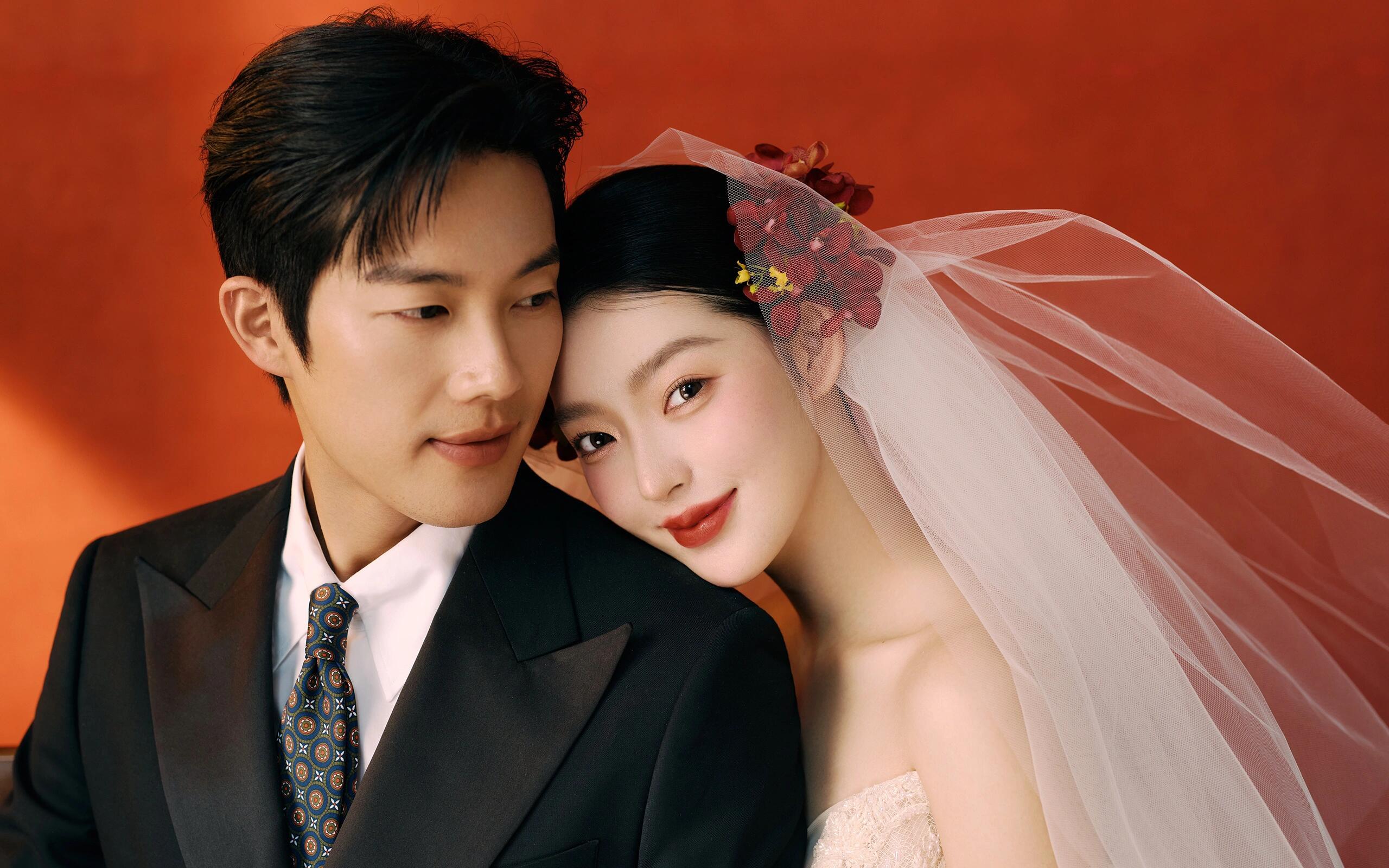 疯狂尖叫，真的巨好看❗️复古光影红底婚纱照