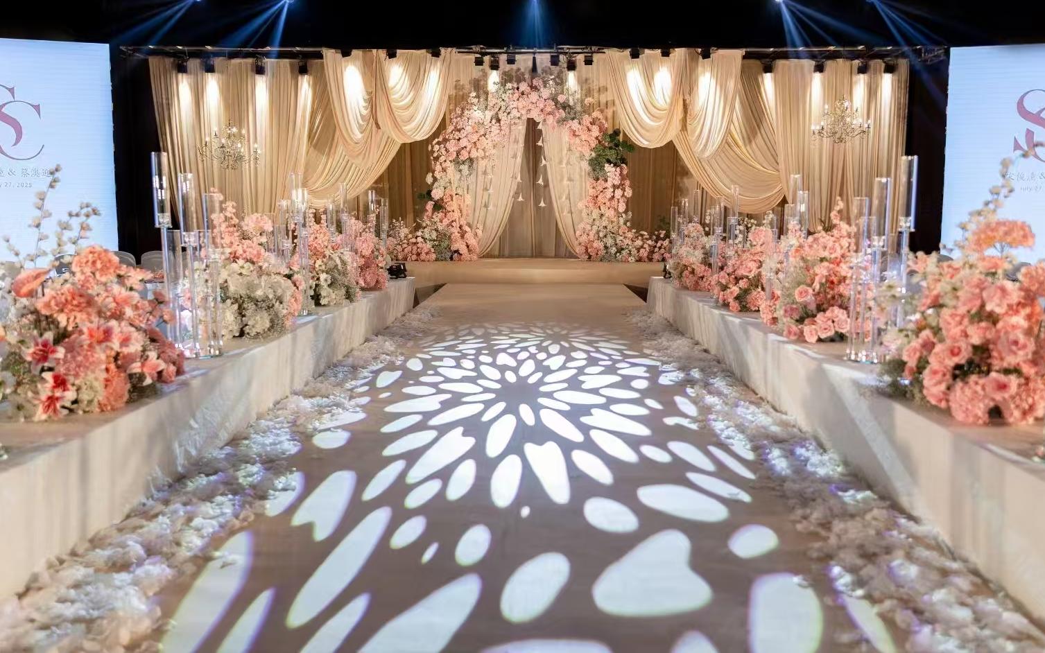 香槟粉现场美到失语