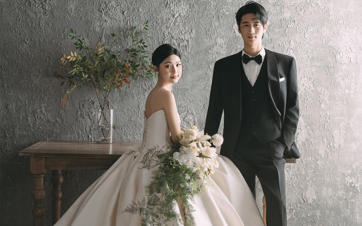 🎥在光影里邂逅法式复古浪漫婚纱照！！