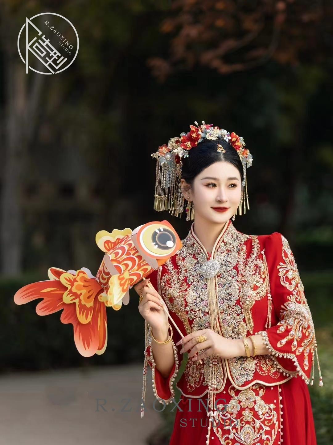 减龄俏皮新中式秀禾妆造