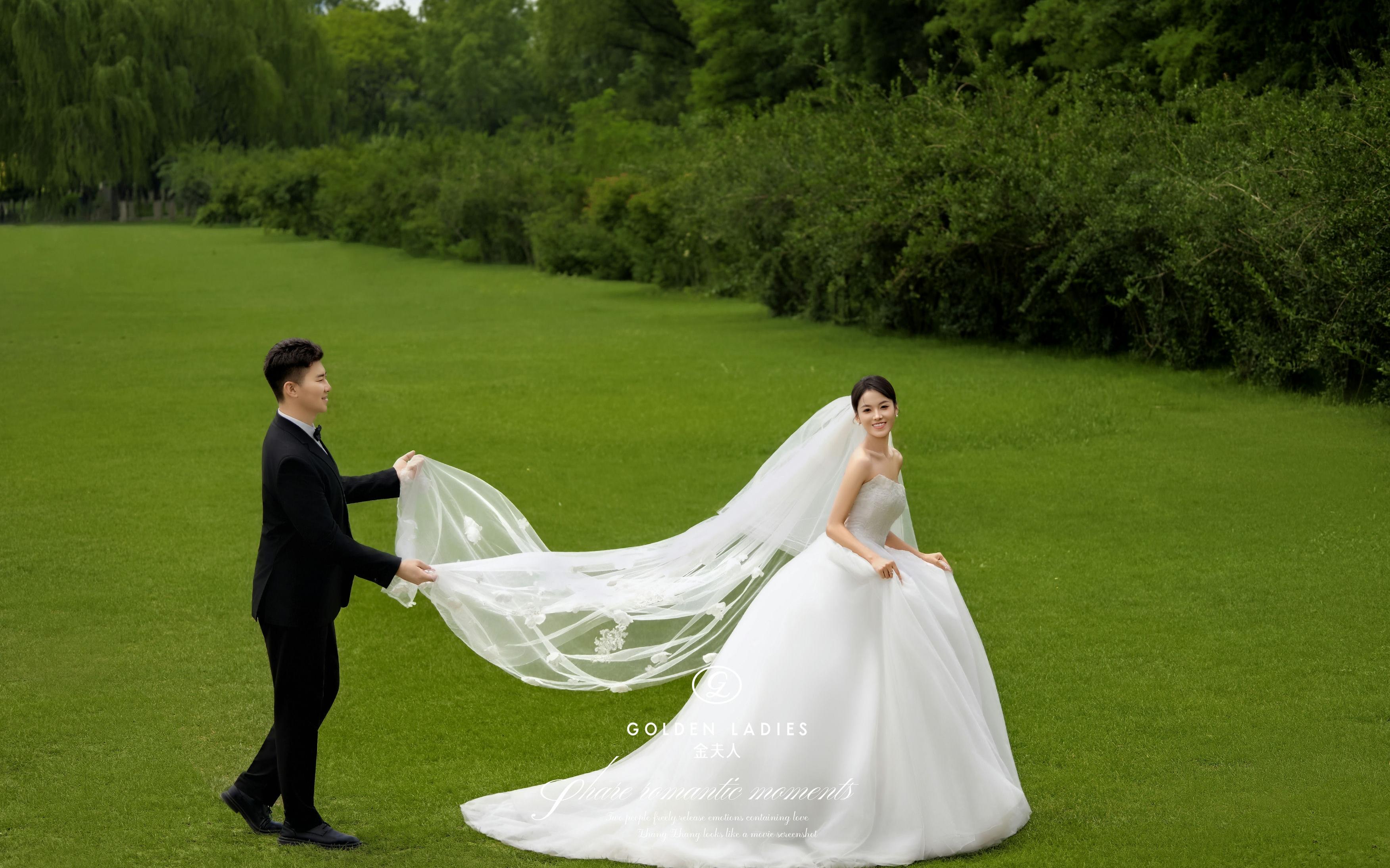 森系儀式??不經(jīng)意的紀(jì)實美草坪婚紗照