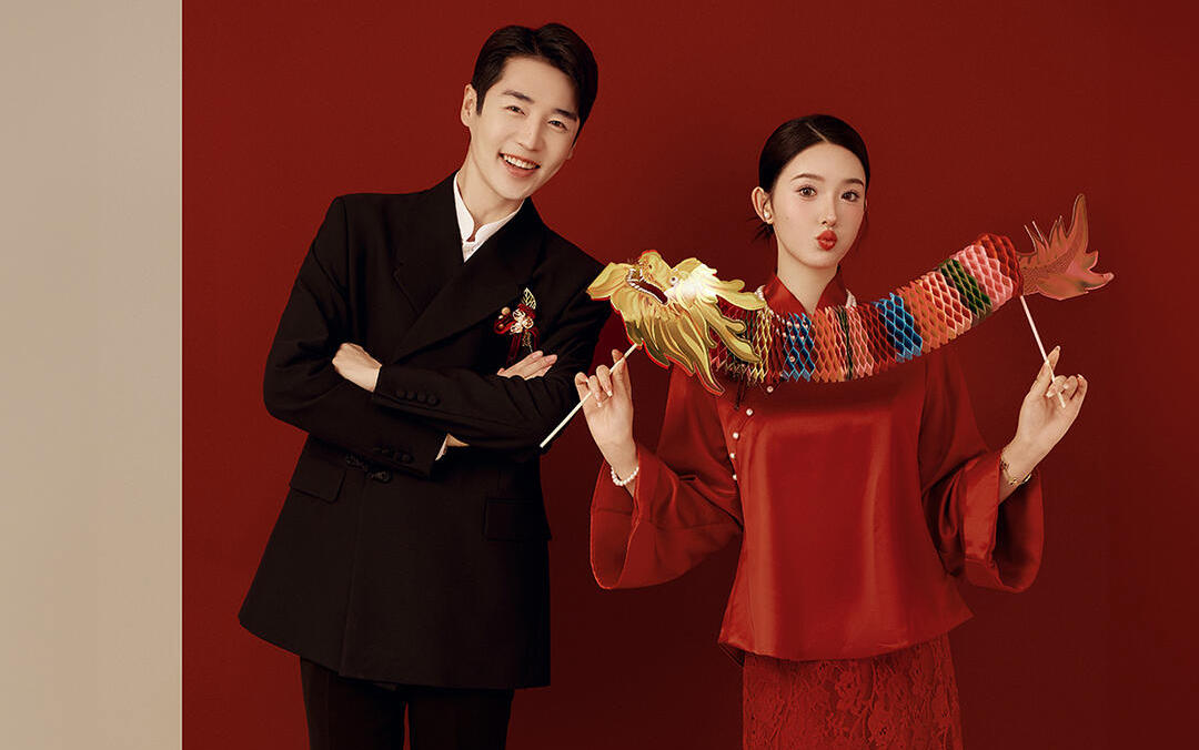 紅色旗袍加身，今天做古典新娘