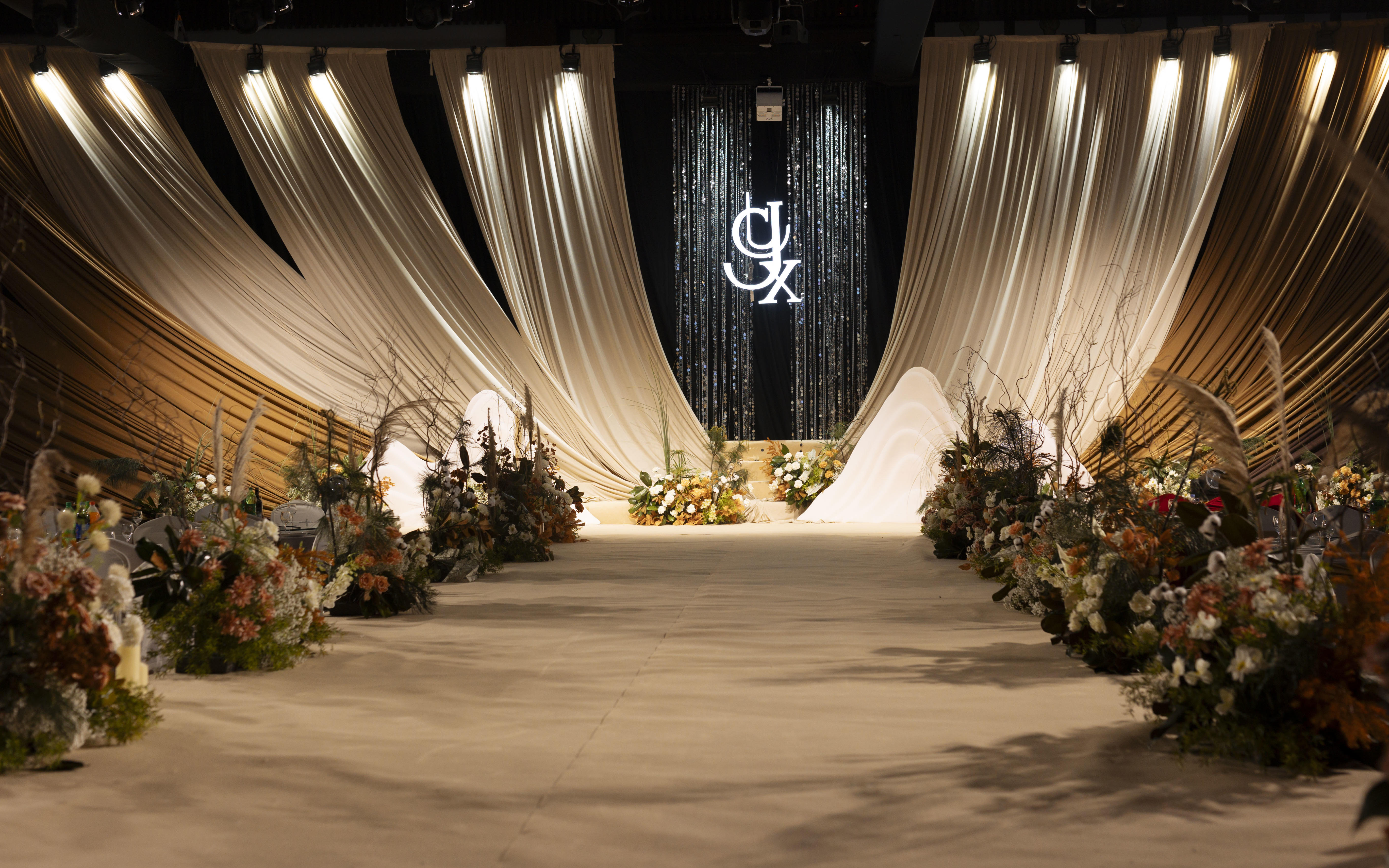 奶咖色秀场风婚礼