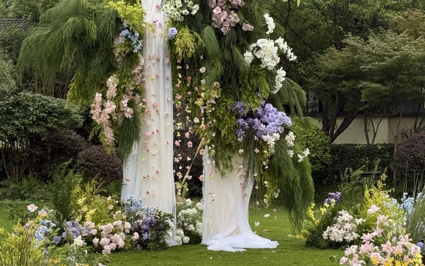 《春日限定》粉紫白森系自然户外婚礼