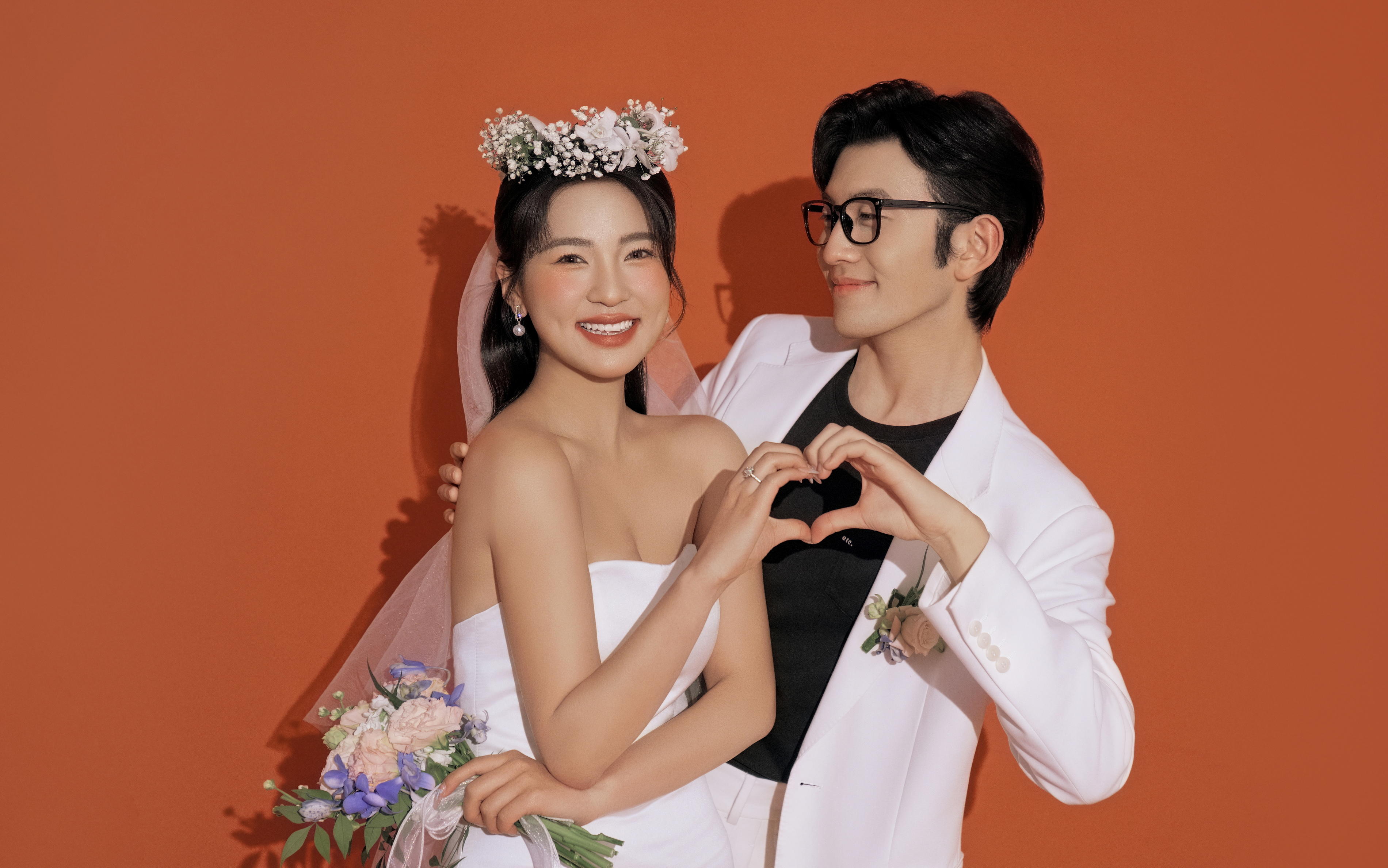 室內(nèi)復(fù)古港風(fēng)婚紗照~