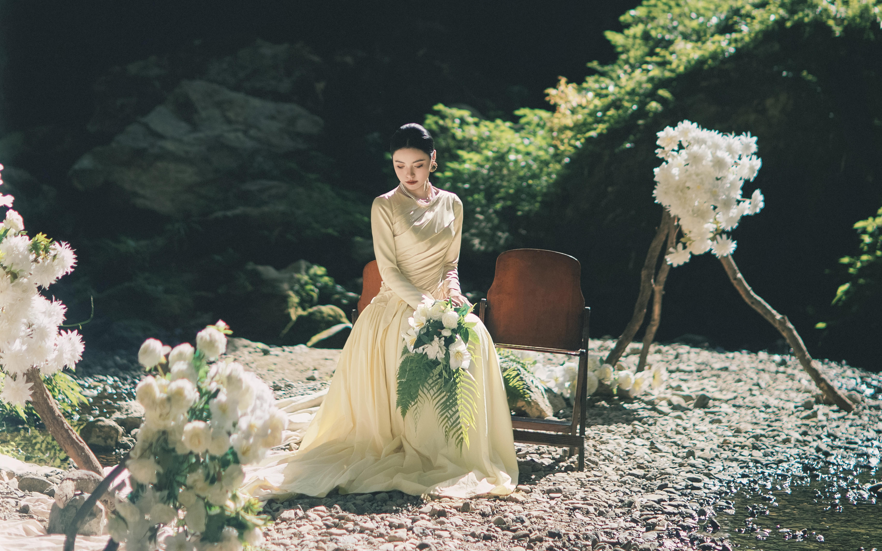 陽光穿過樹林時，我們剛好相愛