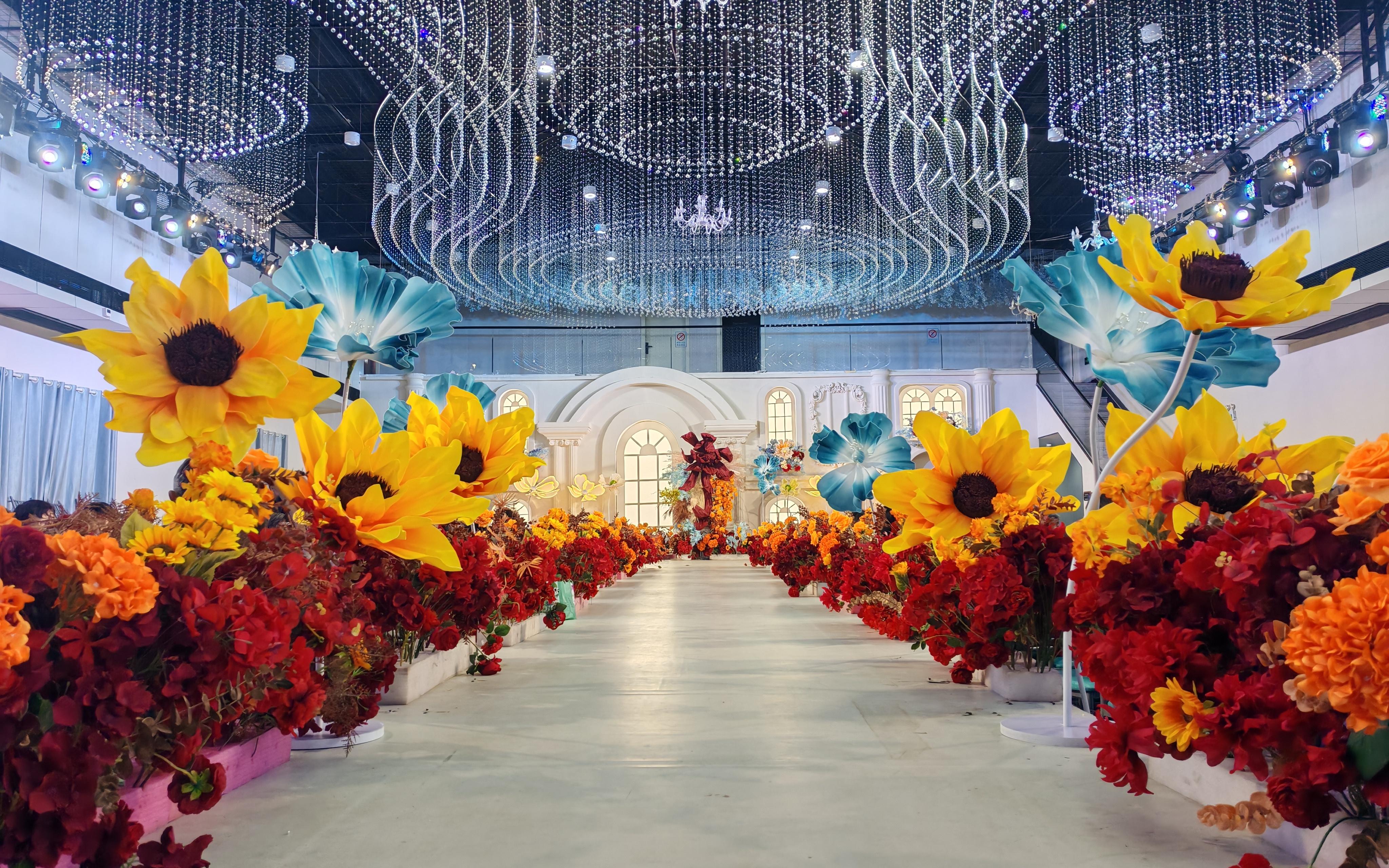 暖色系婚礼布置