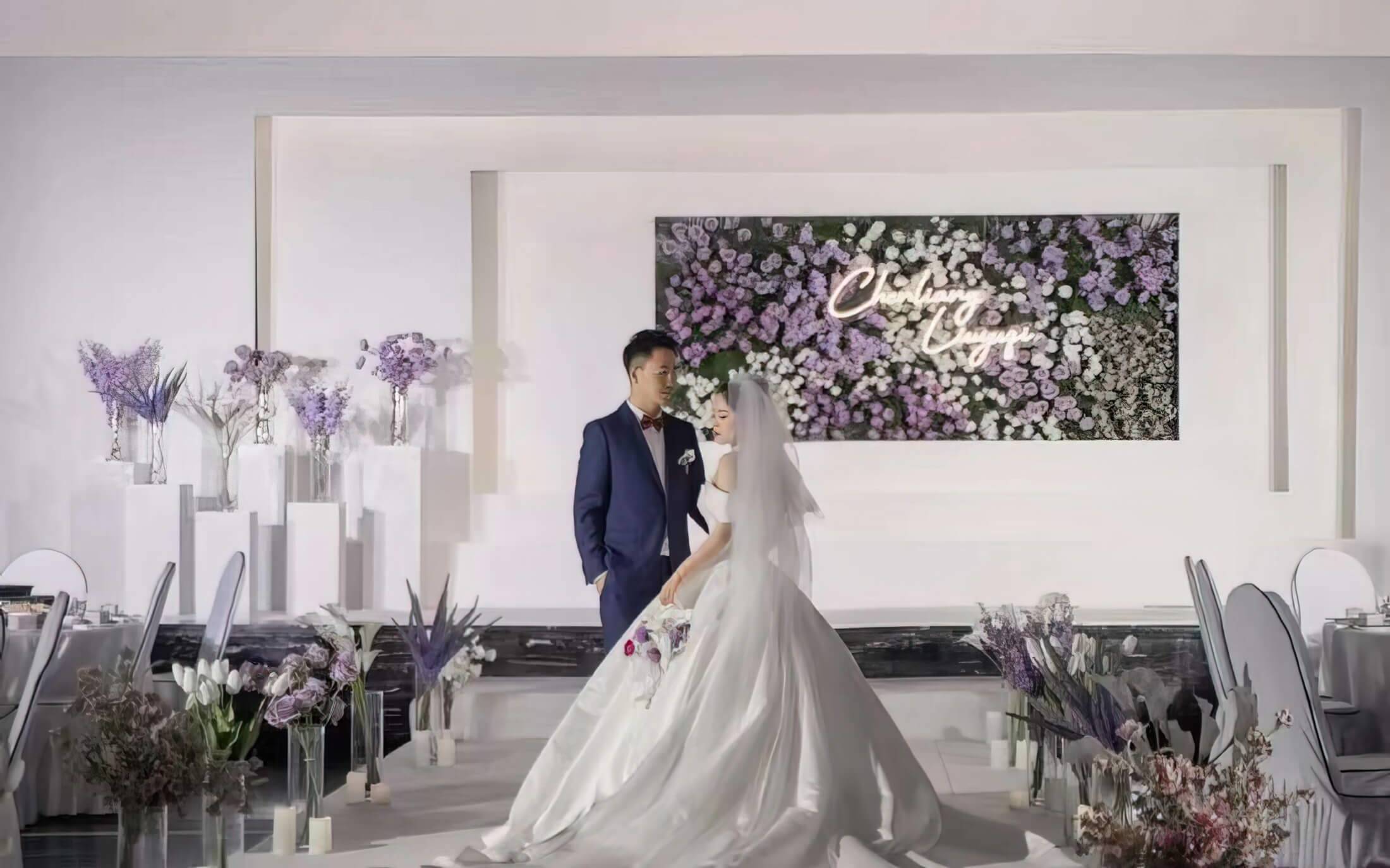 白紫色莫奈风小众秀场婚礼