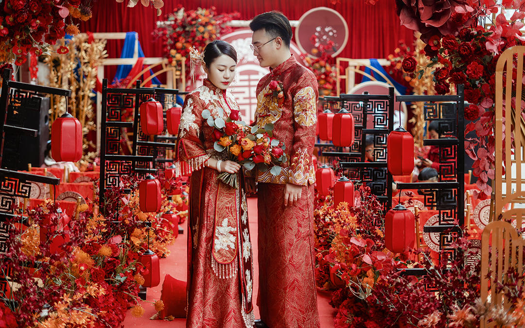 户外坝坝宴新中式婚礼红色喜庆撞色系