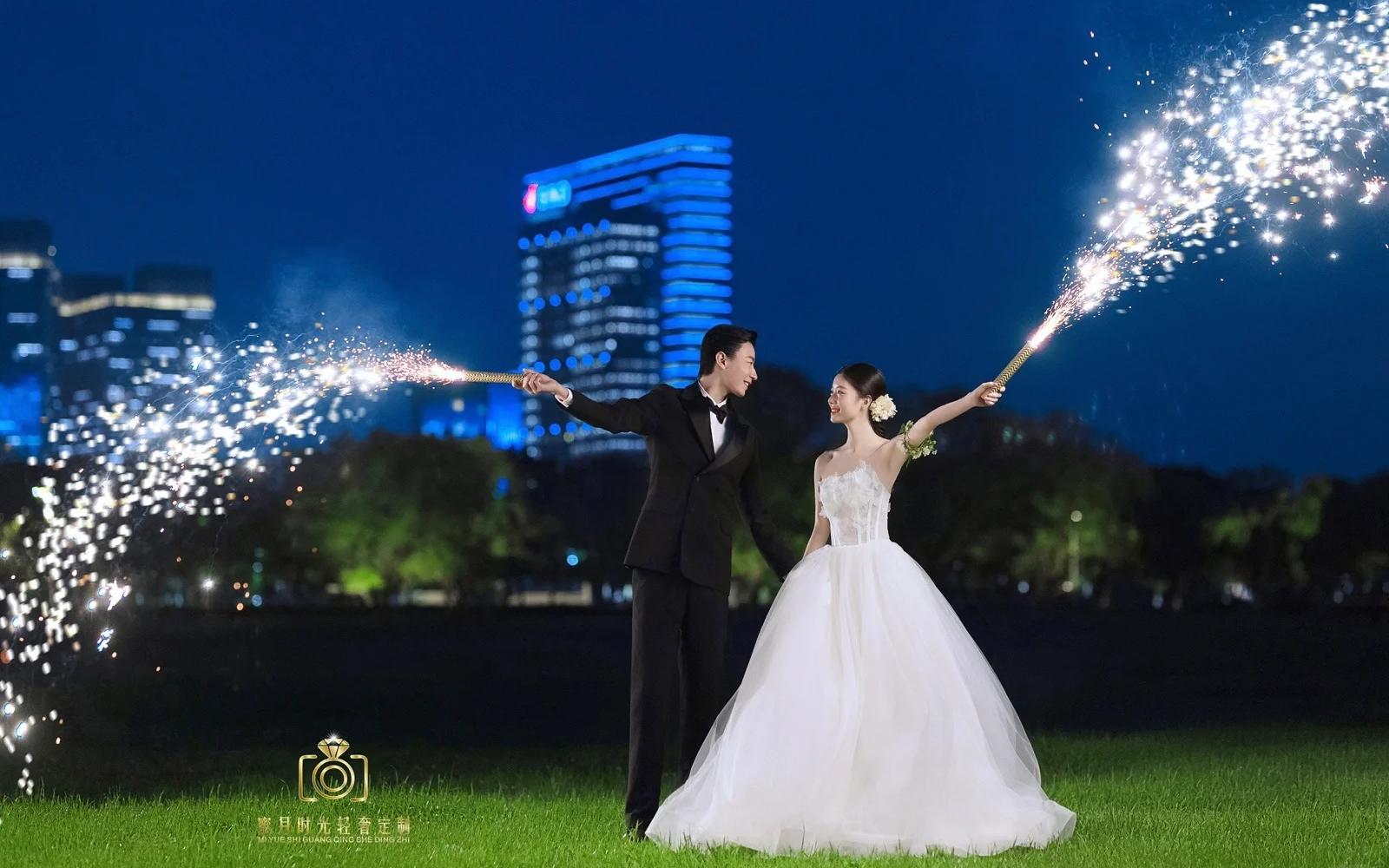 【蜜月】电影MV剧情式的草坪婚纱照