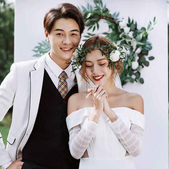 周口巴藜春天【网红打卡】时尚简约小清新婚纱摄影