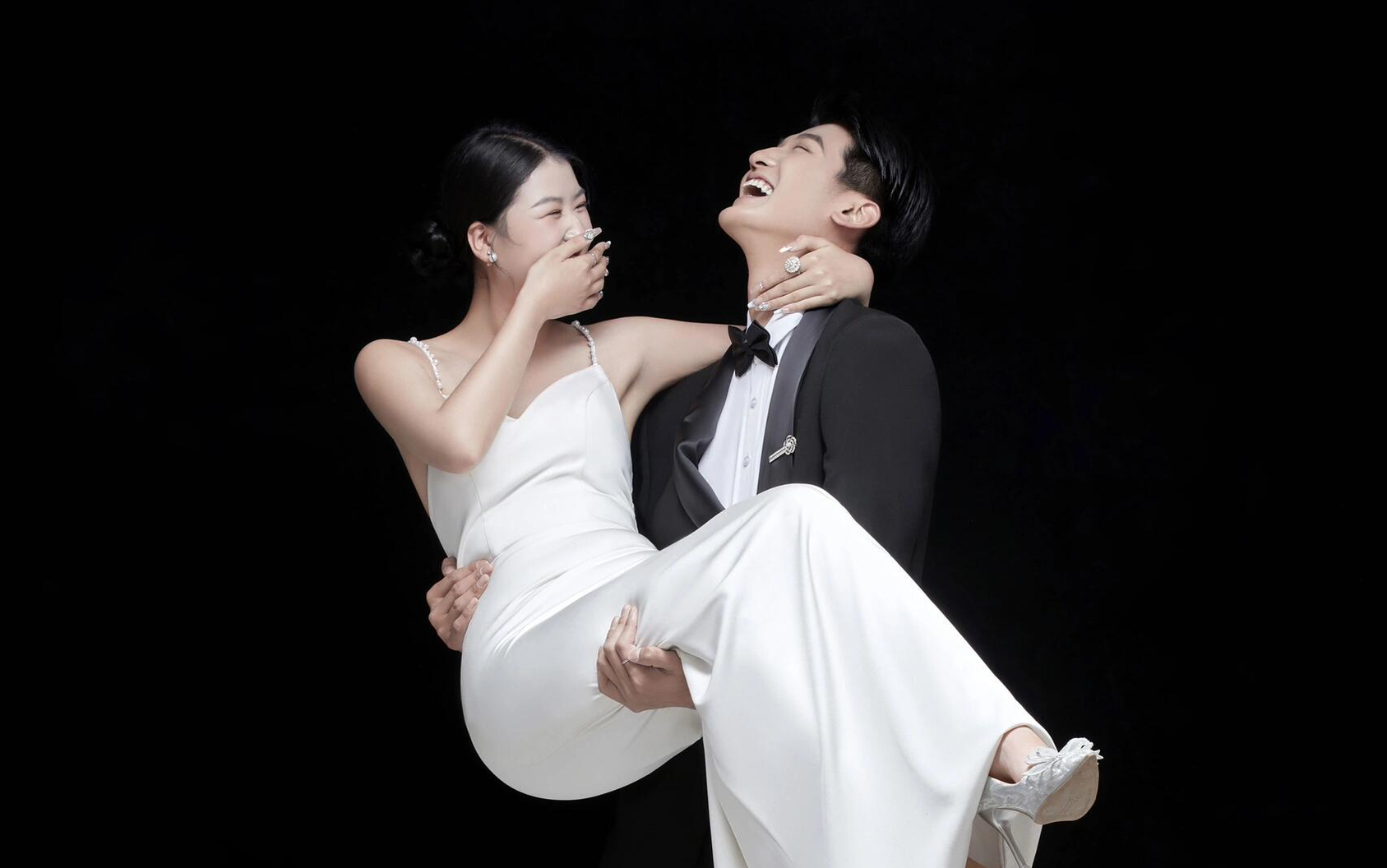 室内鱼尾极简风