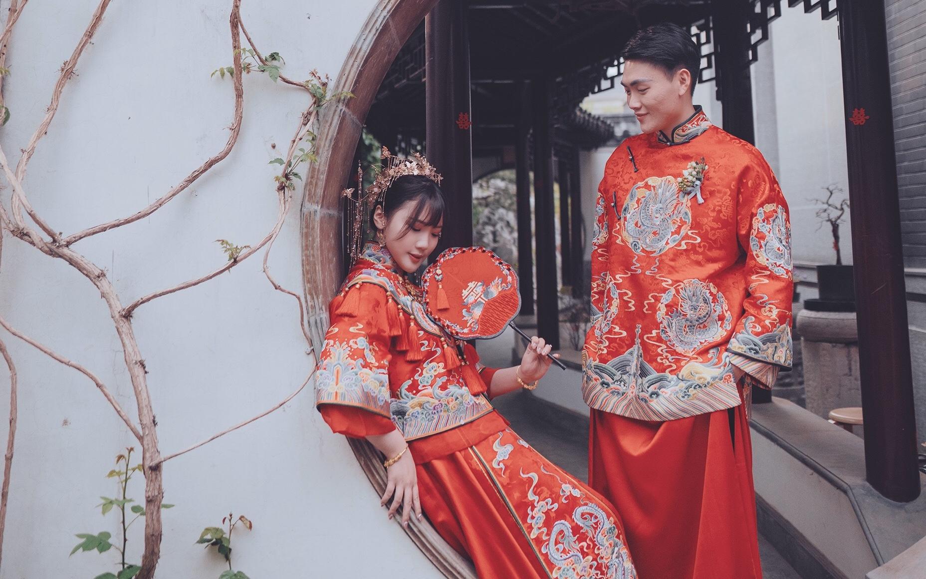 茧迹原创礼服定制 优雅甜美简约秀禾服《凤衔》