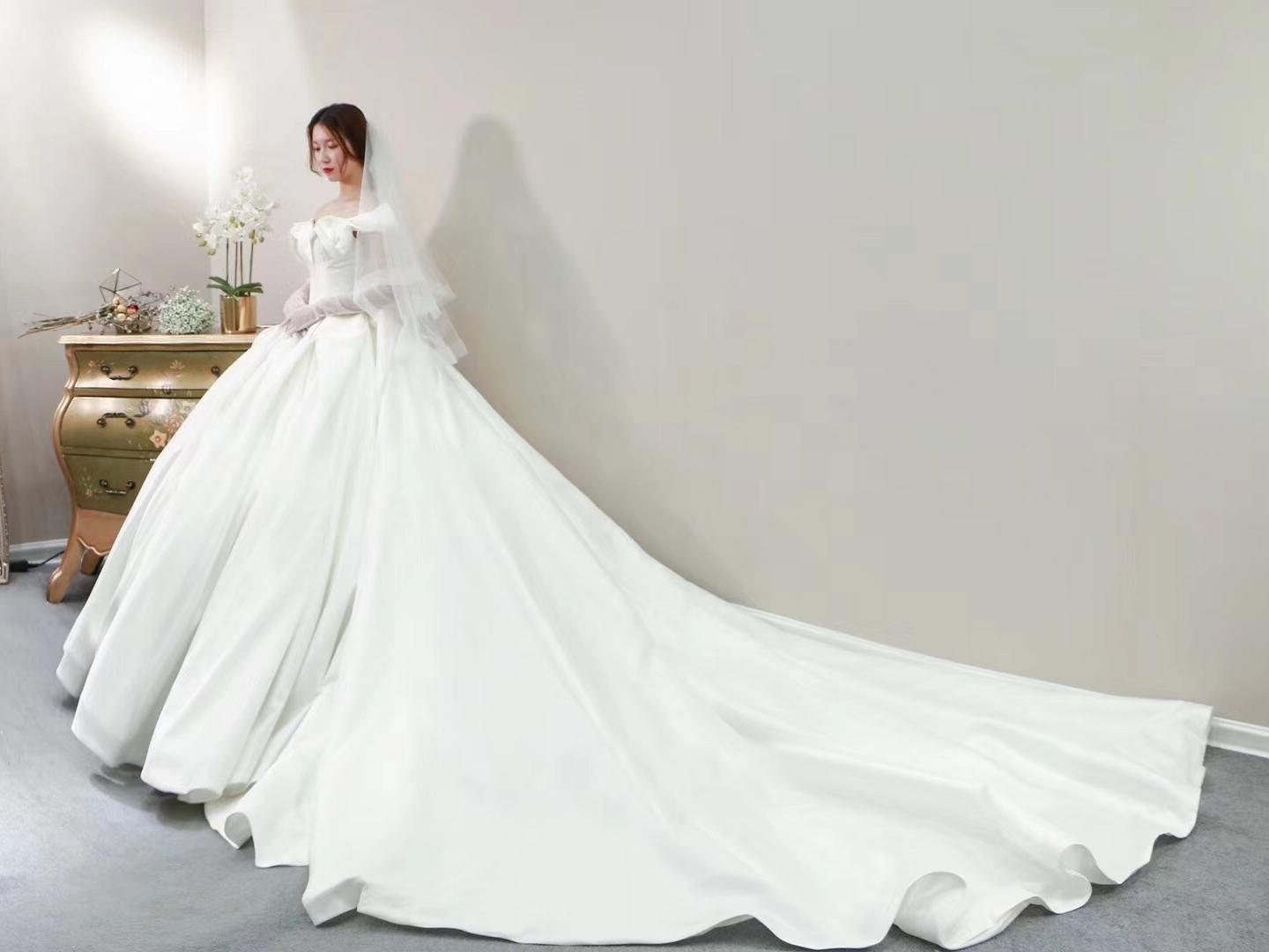 【超值套系】10件套礼服组合+资深化妆师跟妆