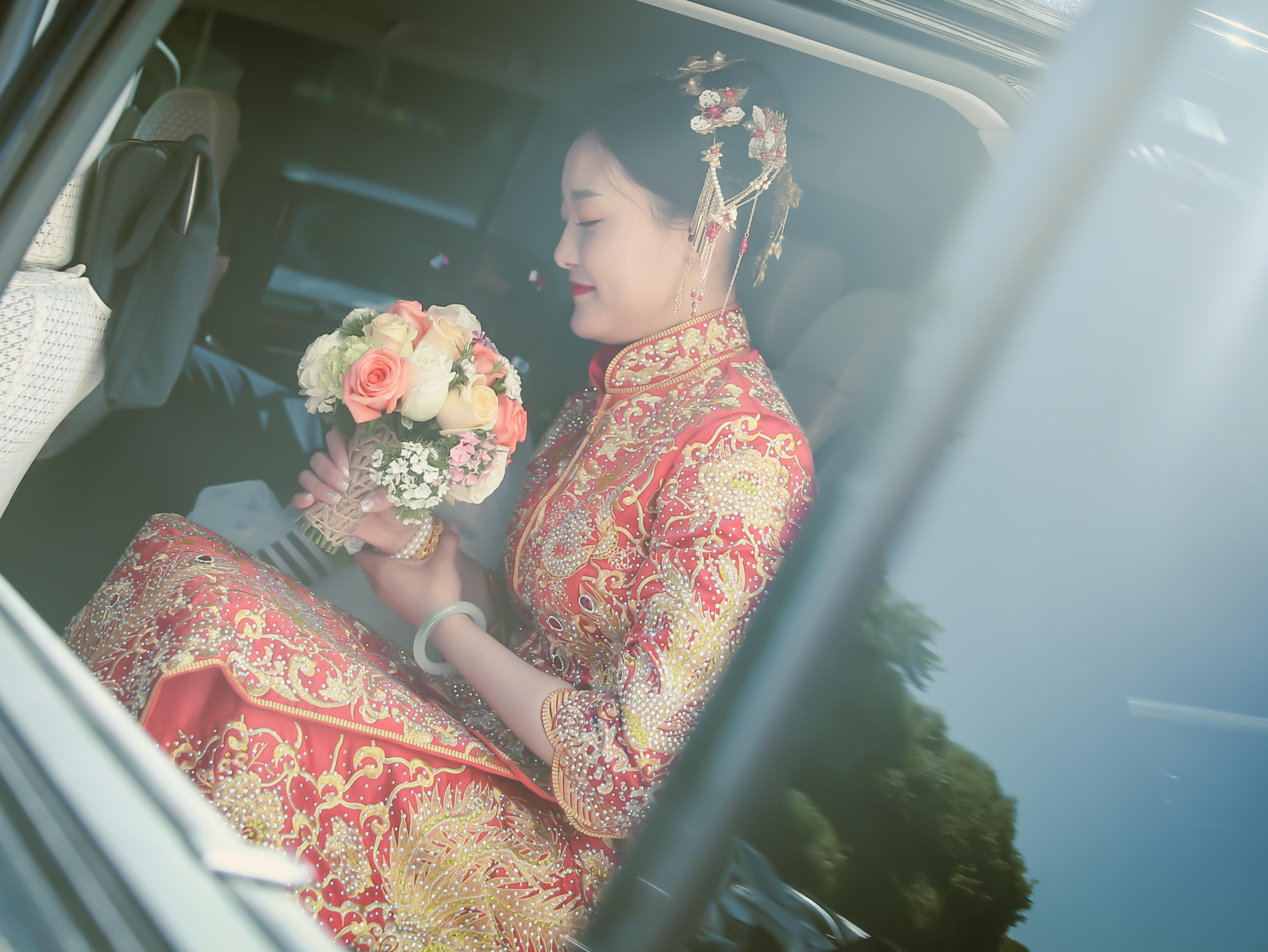 曼蒂婚纱女士秀和服+男士出门中式+伴娘服1件