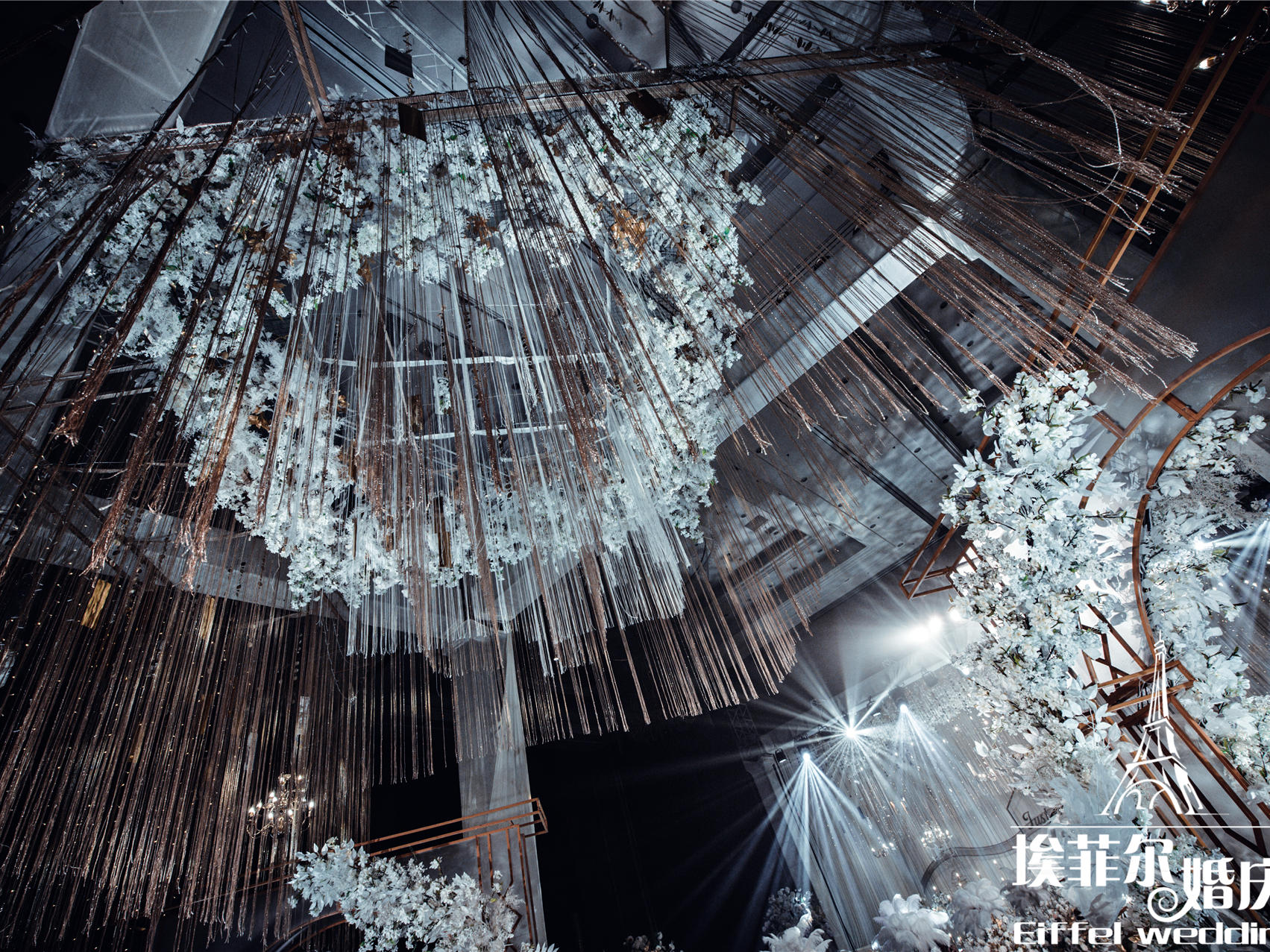 【萧山埃菲尔婚庆】香槟白梦幻西式婚礼