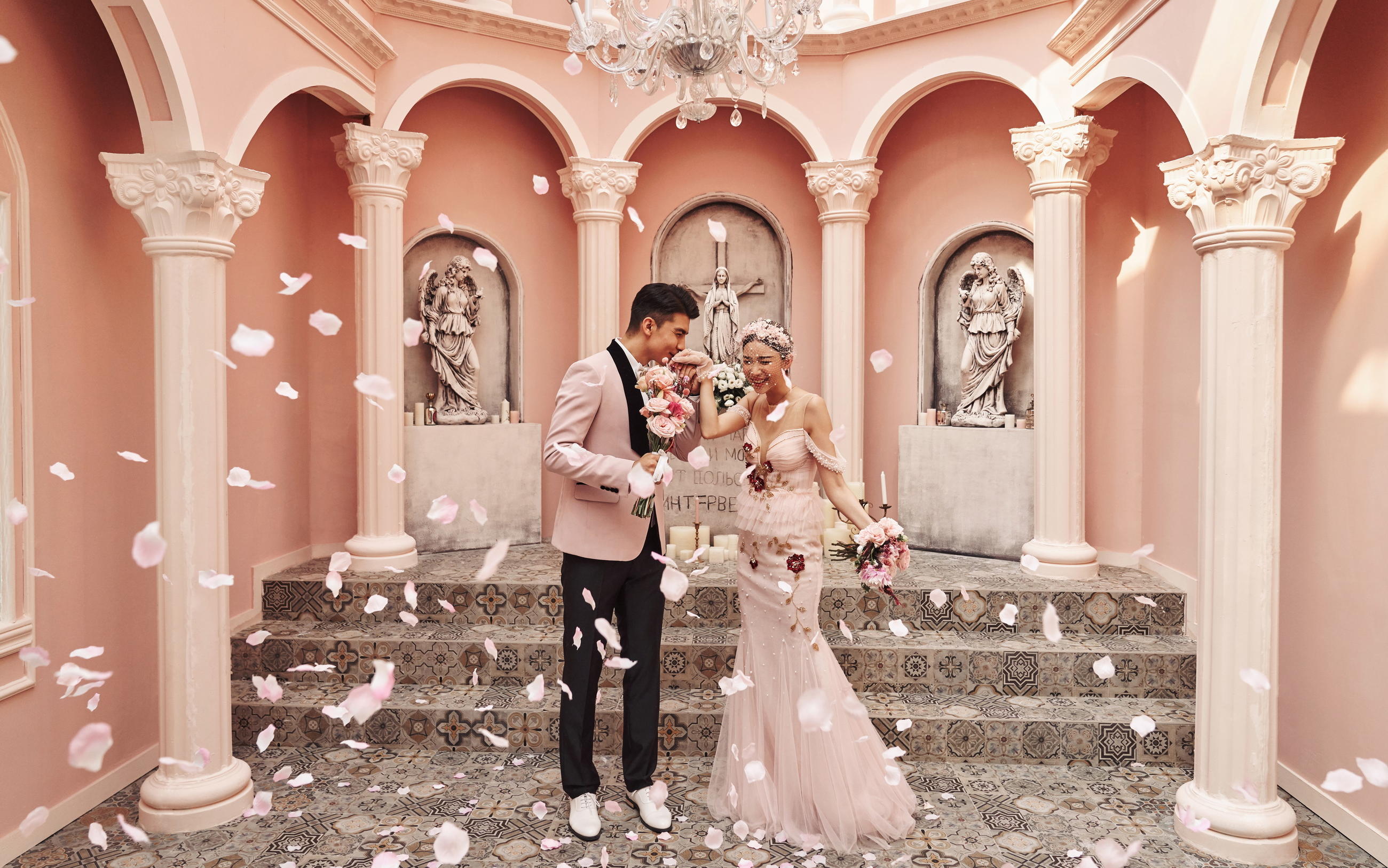 西宁蒙娜丽莎婚纱总店_西宁市区婚纱夜景(3)