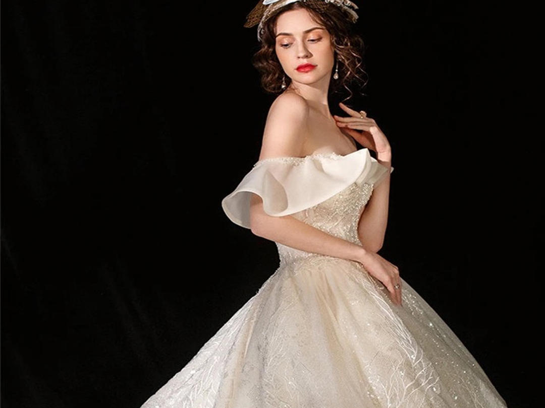 19新款一字肩新款仪式纱 大气 梦幻婚礼必备
