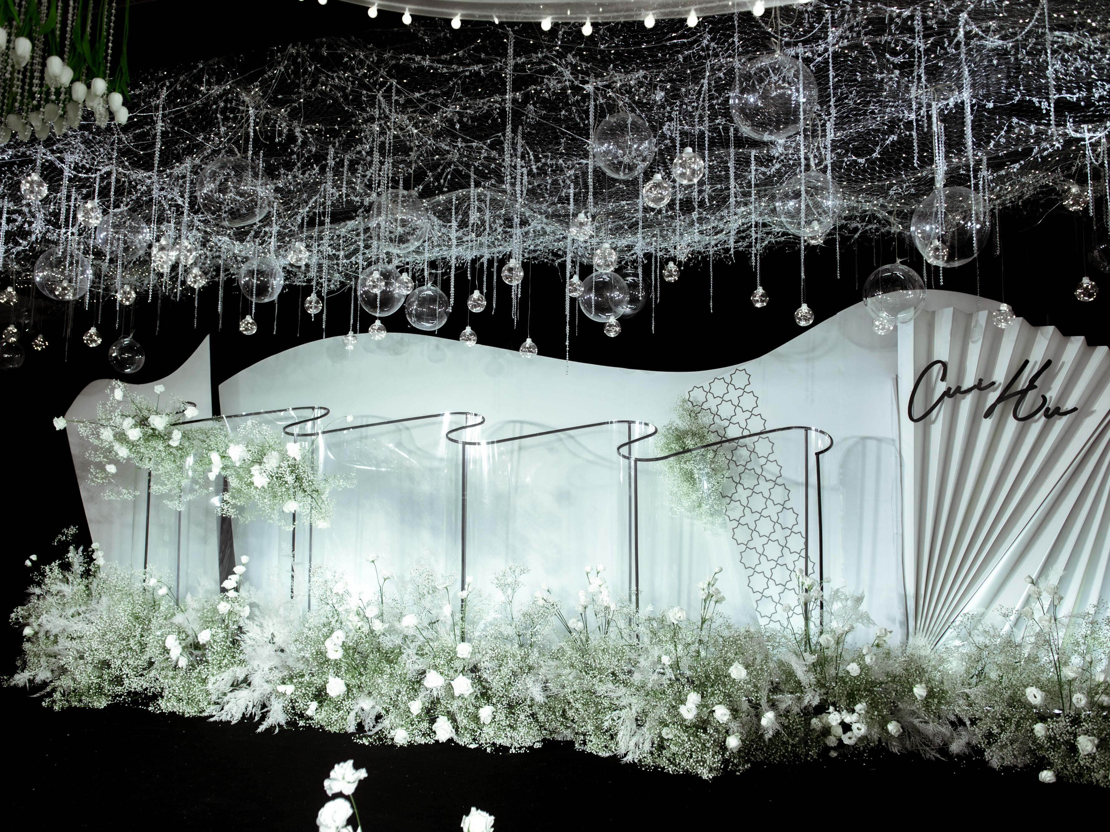 不贰婚礼，小酒店也能做出美腻的韩式吊顶哦